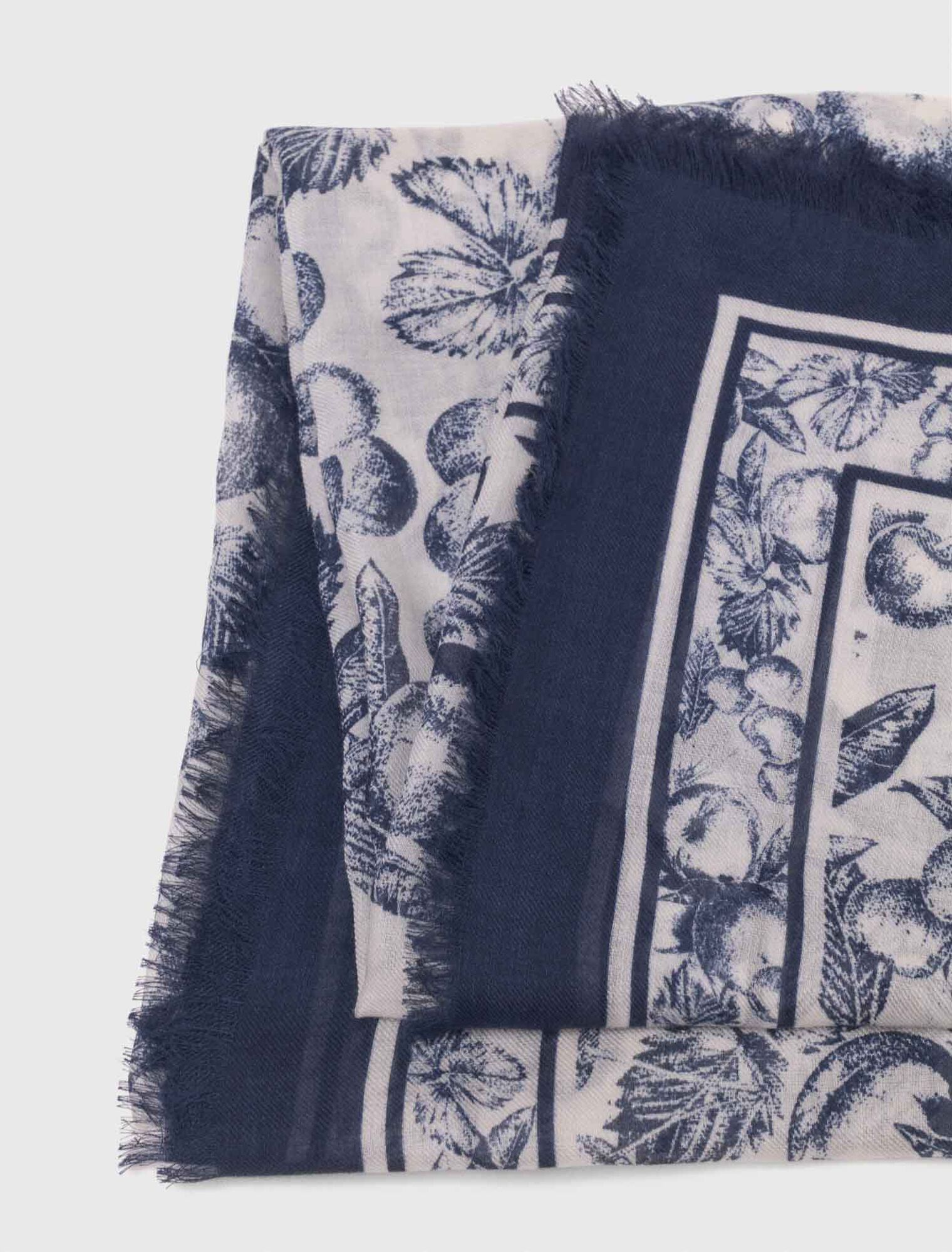 Chal estampado de frutas