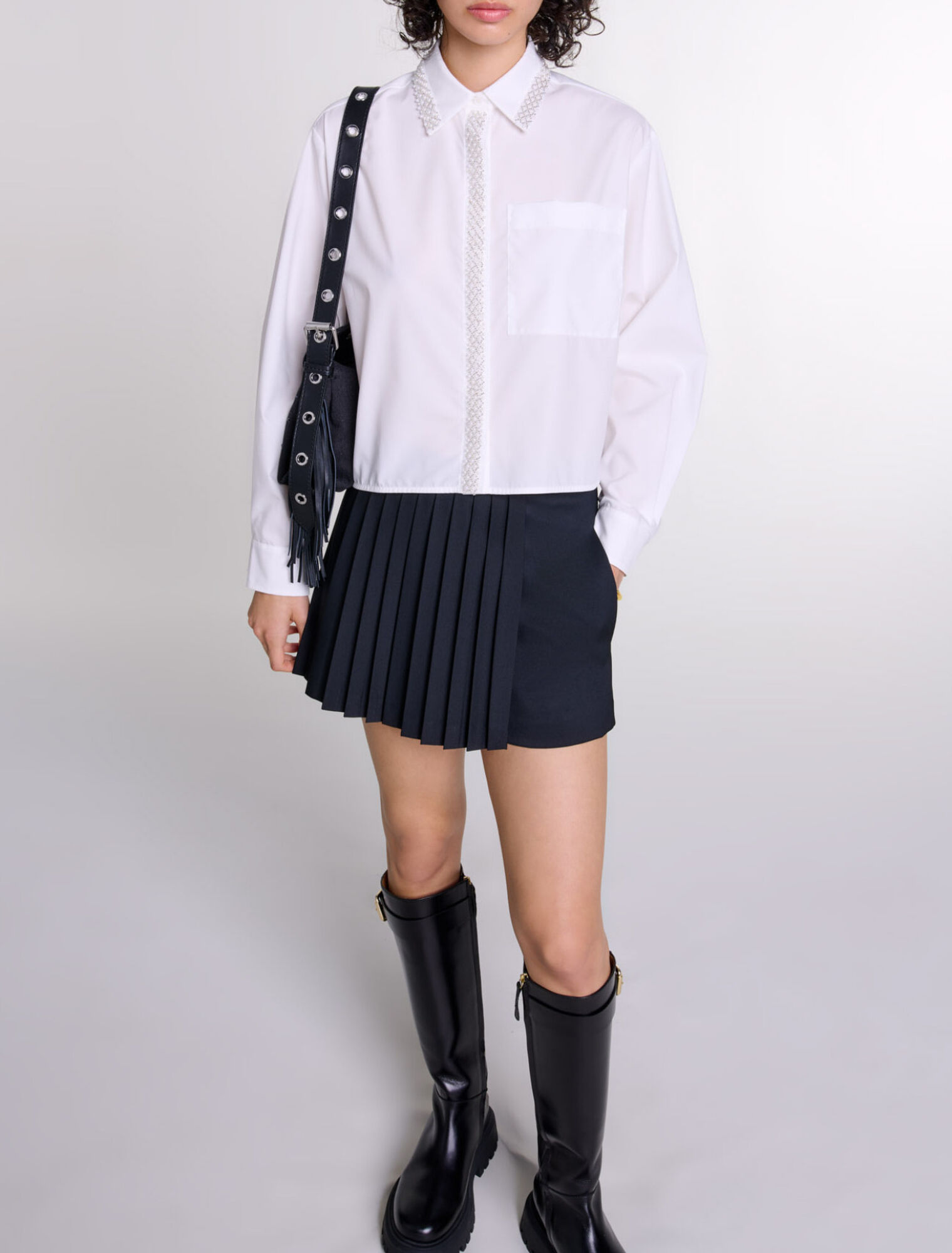 Camisa corta con perlas