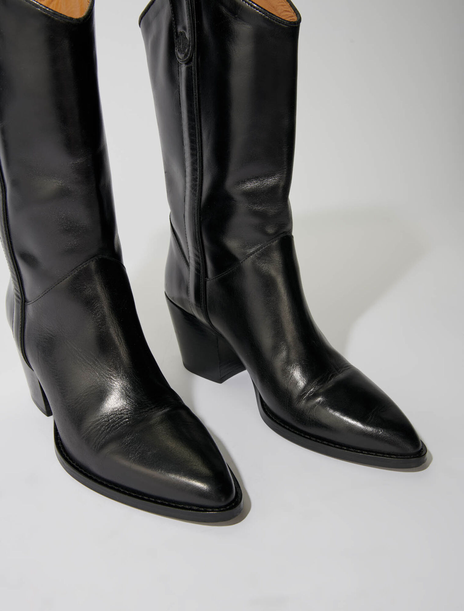 Botas de piel con tacón