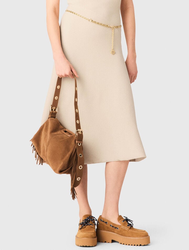 Cintur&oacute;n con cadena y logo Clover