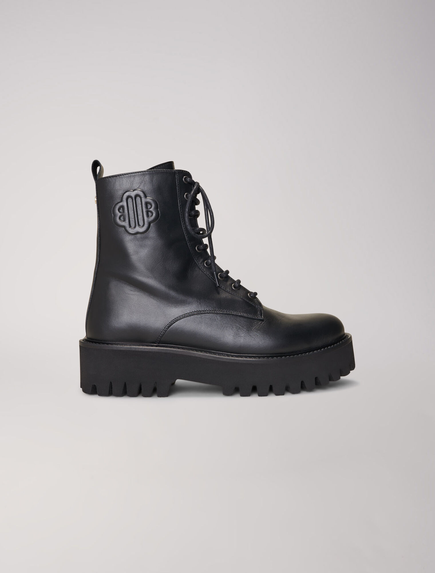 Botines negros de piel con cordones