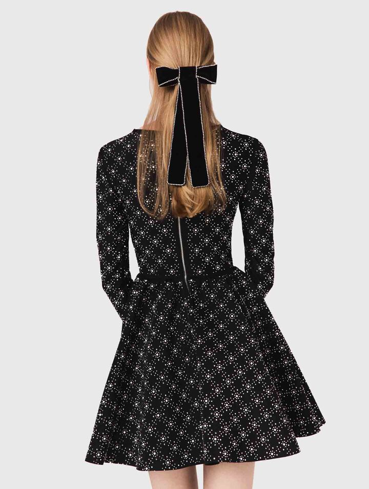 Vestido skater con perlas y strass