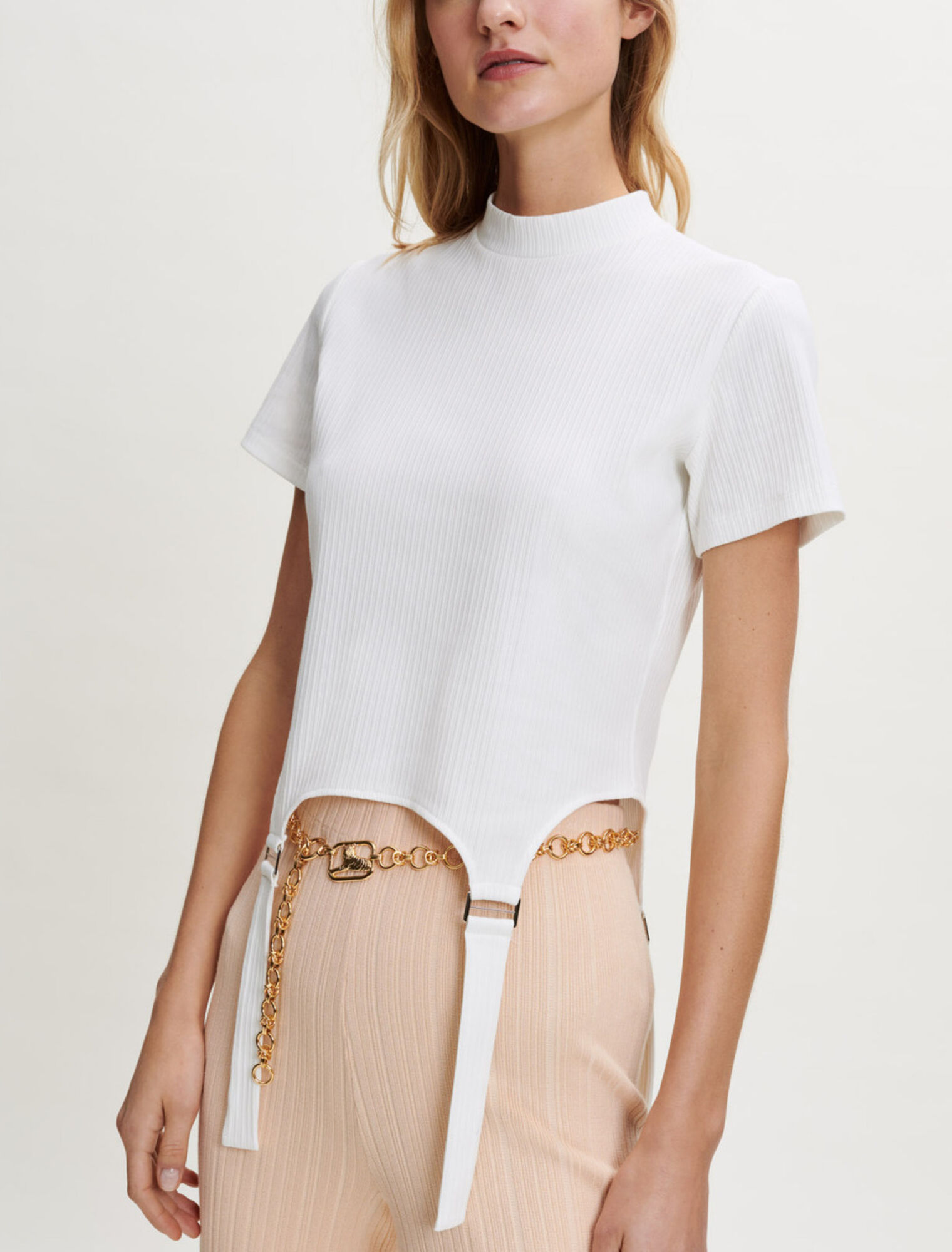 Camiseta con detalles lenceros