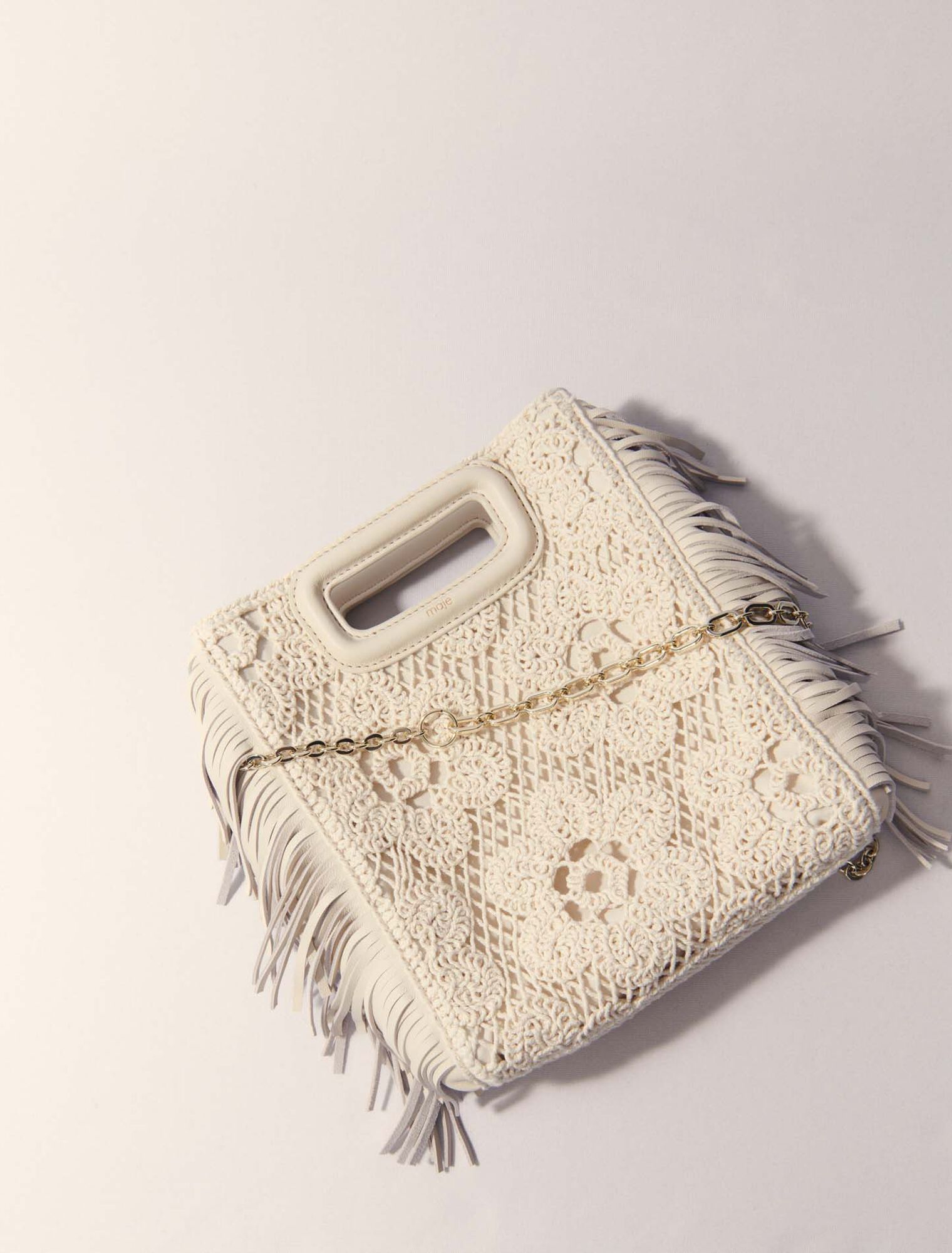 Bolso M de ganchillo