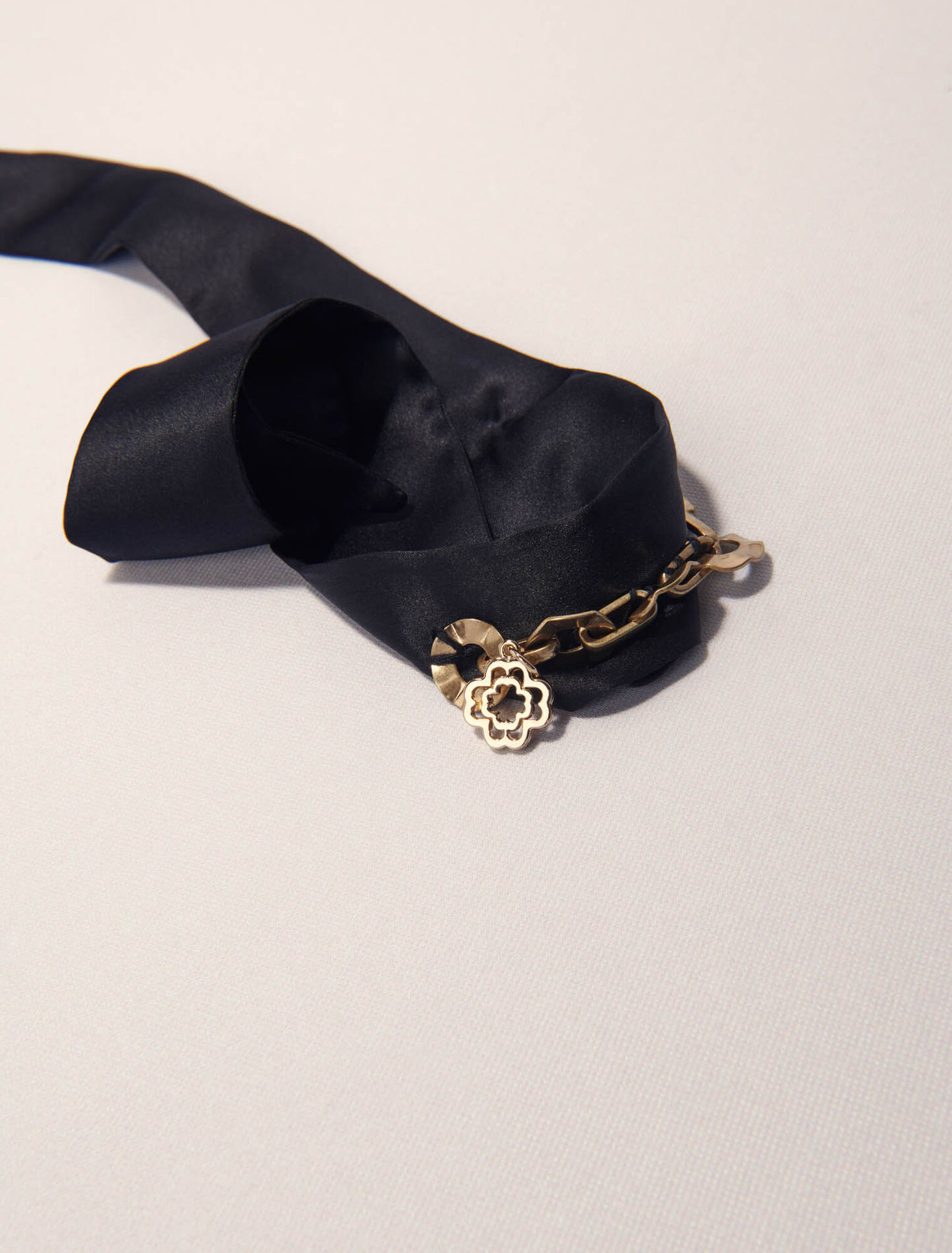 Sarga con cadena