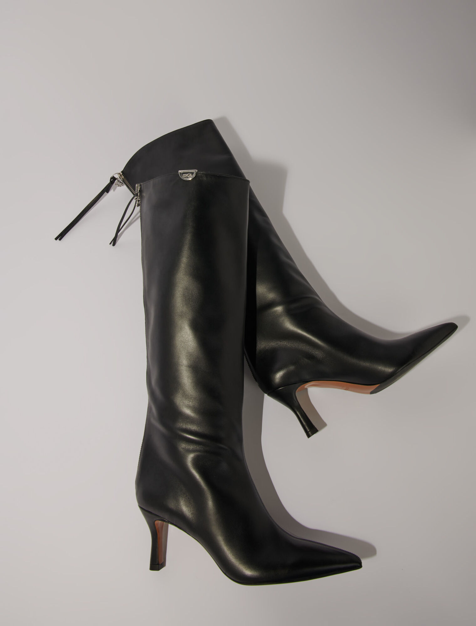 Botas de cuero con puntera fina