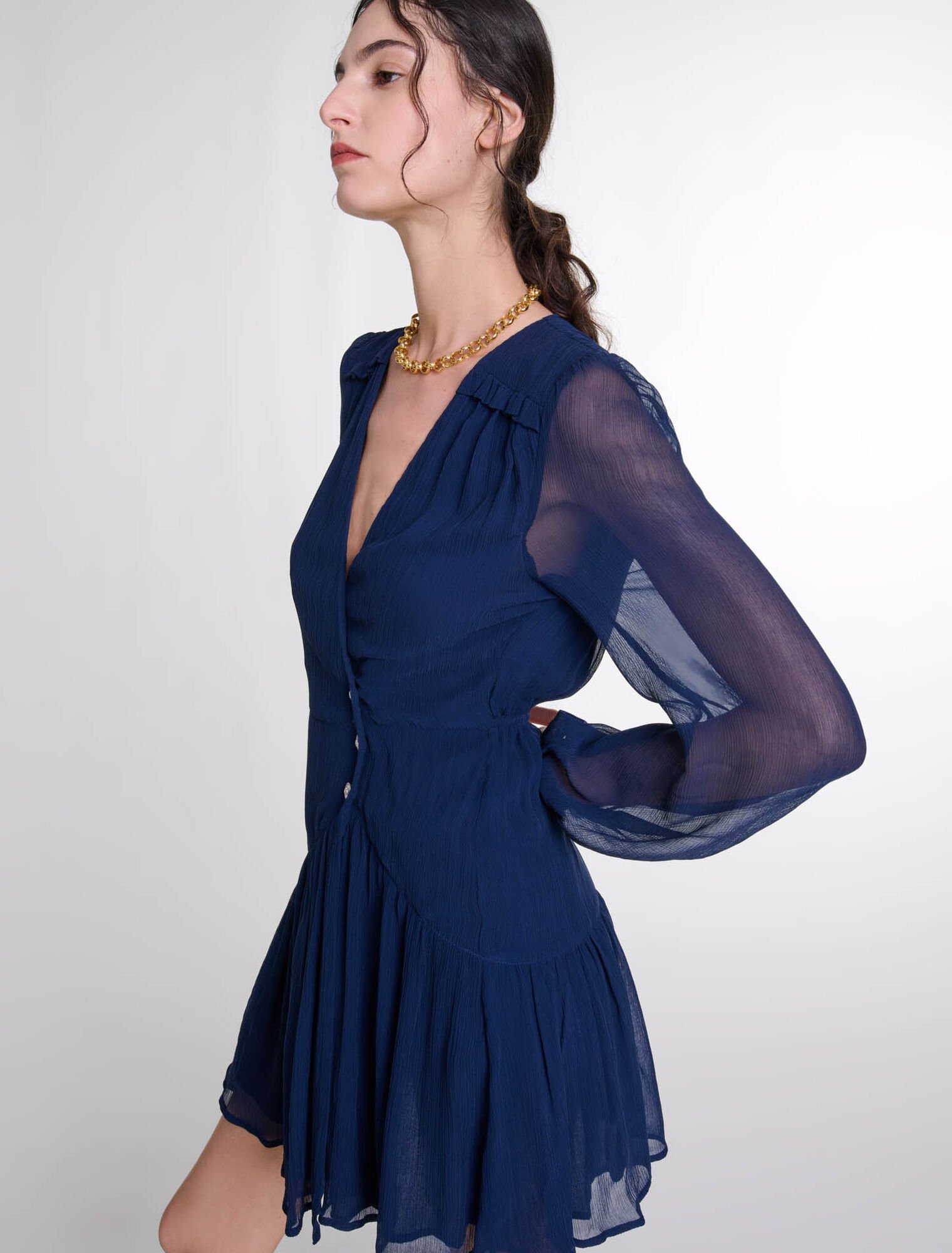 Vestido corto con volantes