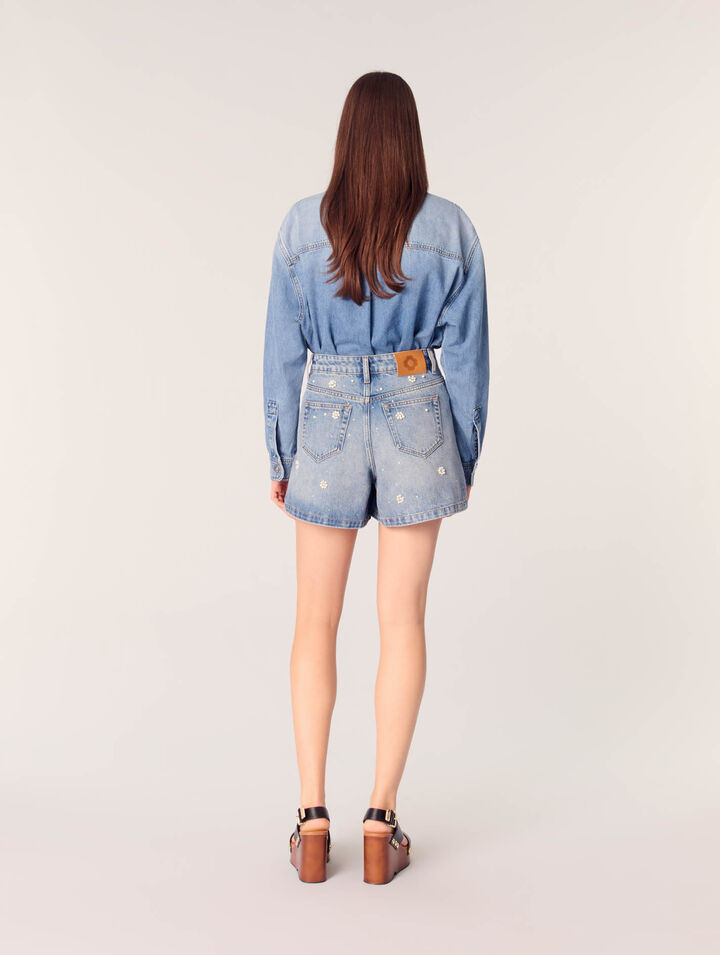 Short vaquero con perlas bordadas