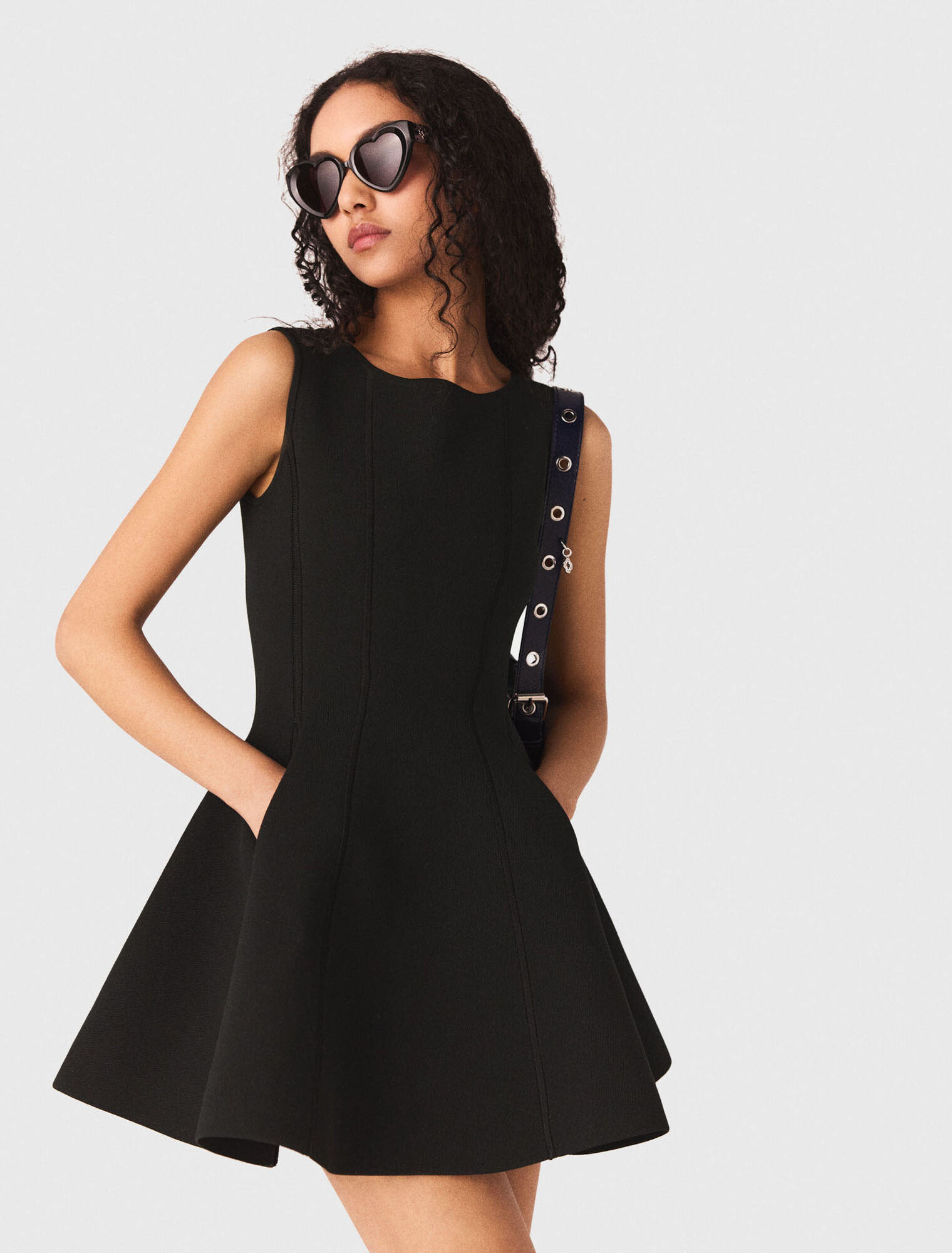 Vestido skater con lazos decorativos