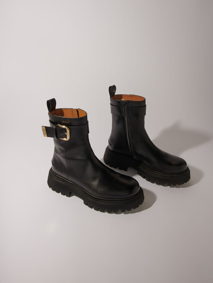 Botines de cuero con hebilla