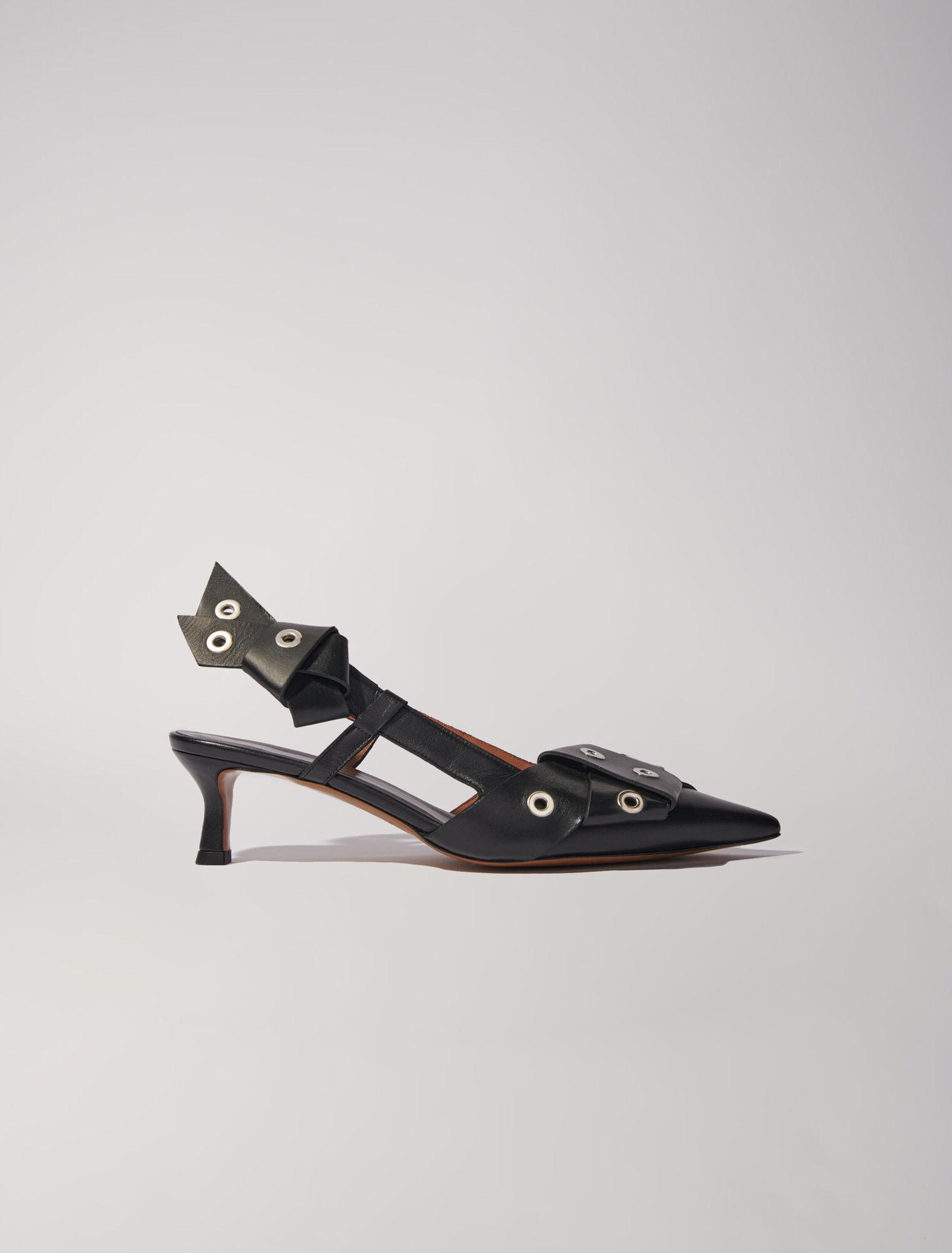 Tacones de punta fina