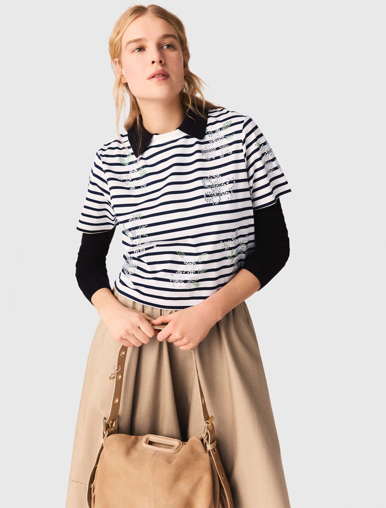 Camiseta rayas con flores de strass