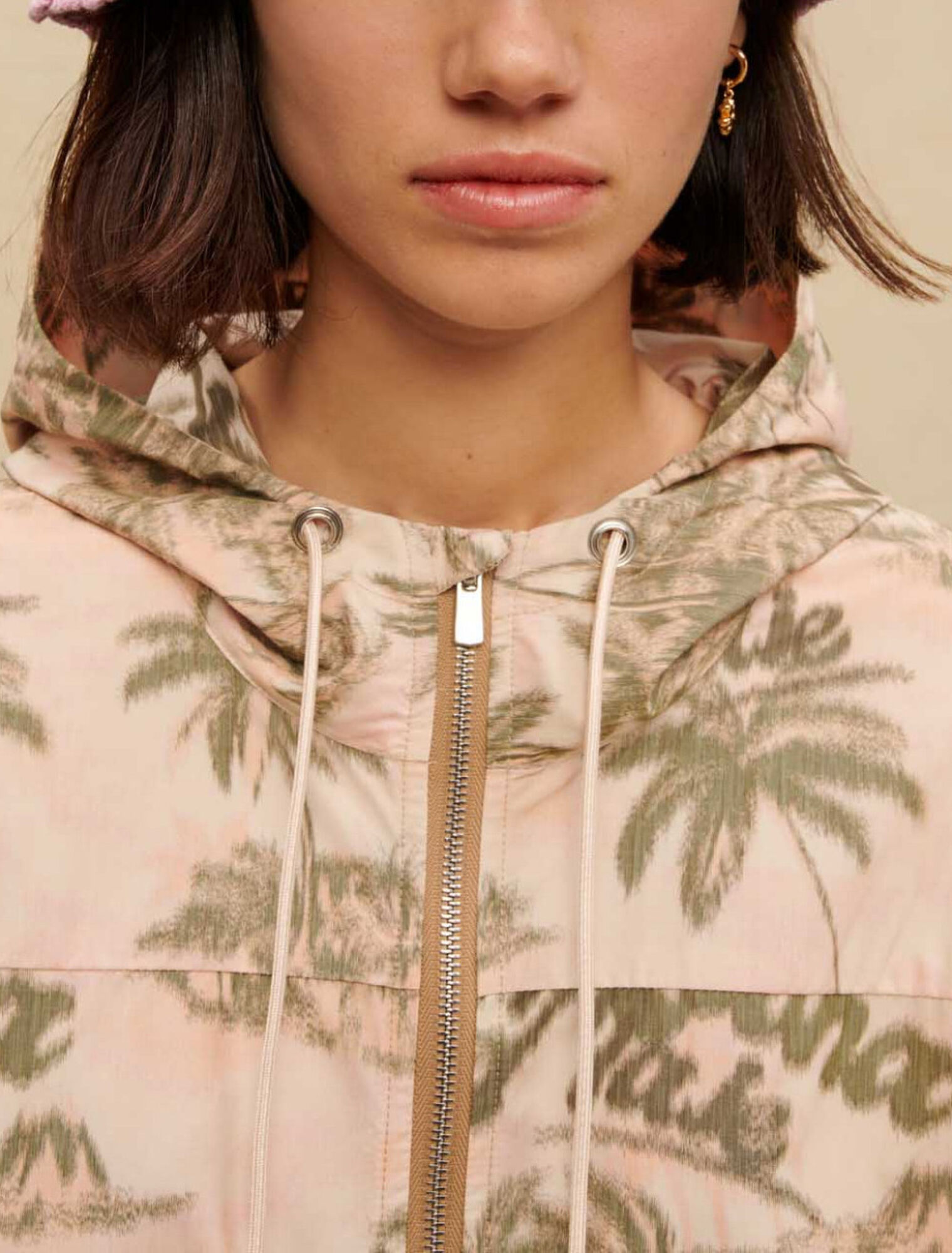 Chaqueta con estampado de palmeras