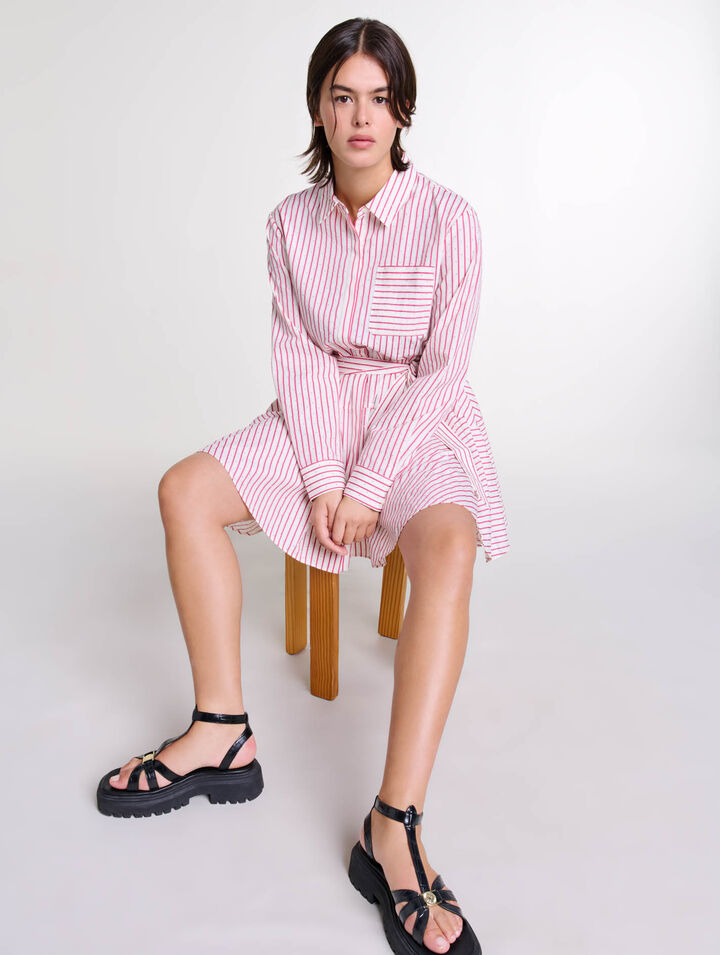 Vestido corto de rayas y pedrería