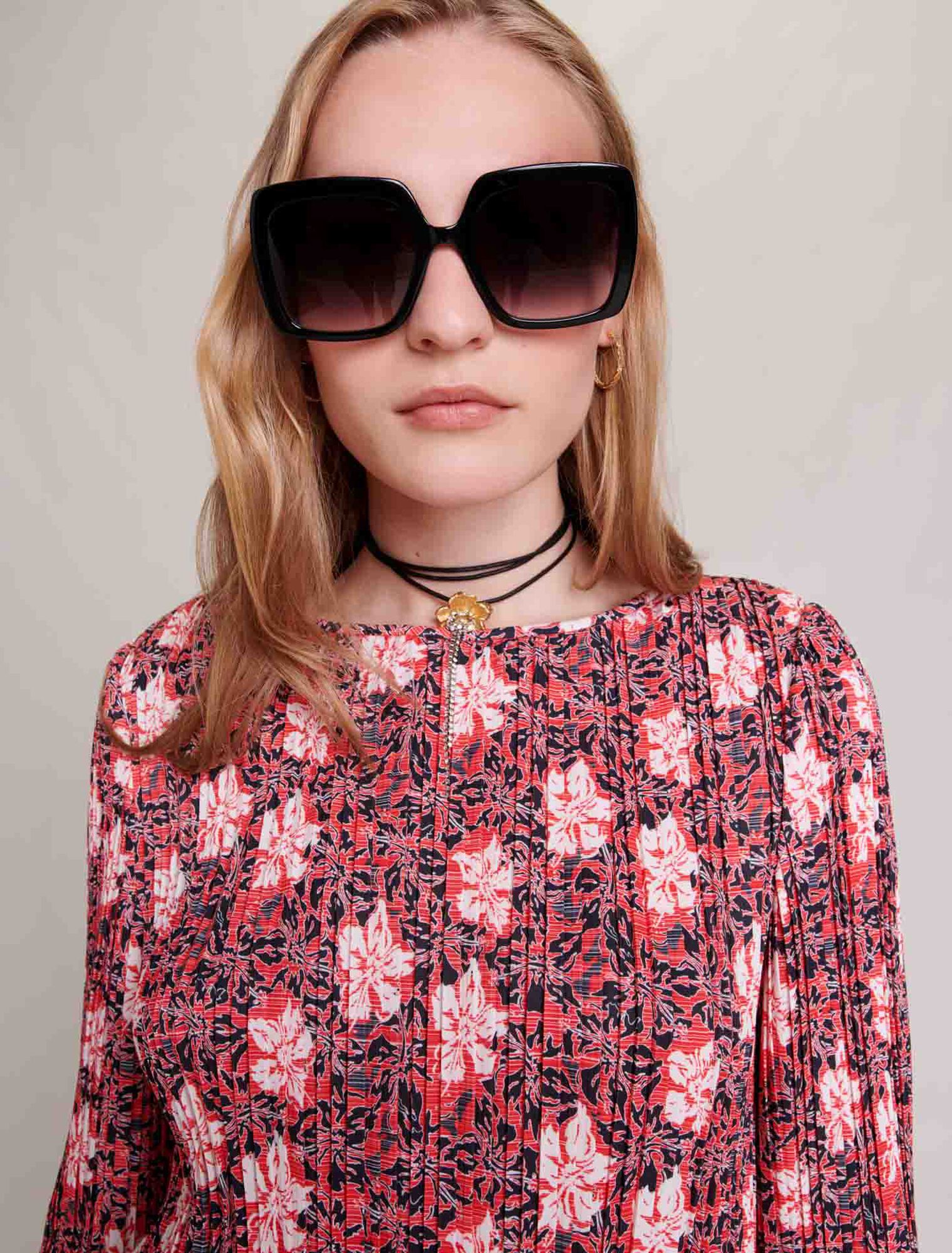 Vestido corto de flores