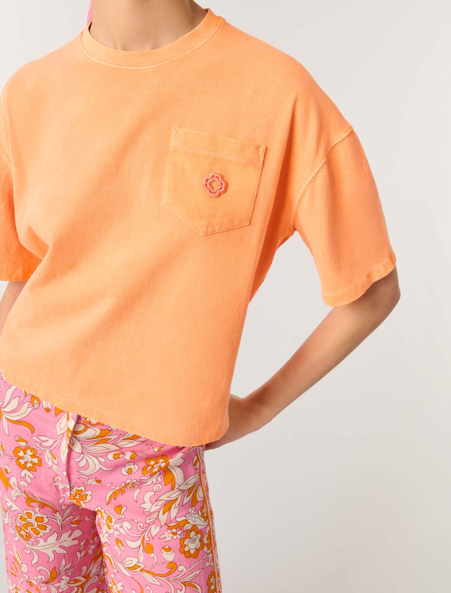 Camiseta con logo joya