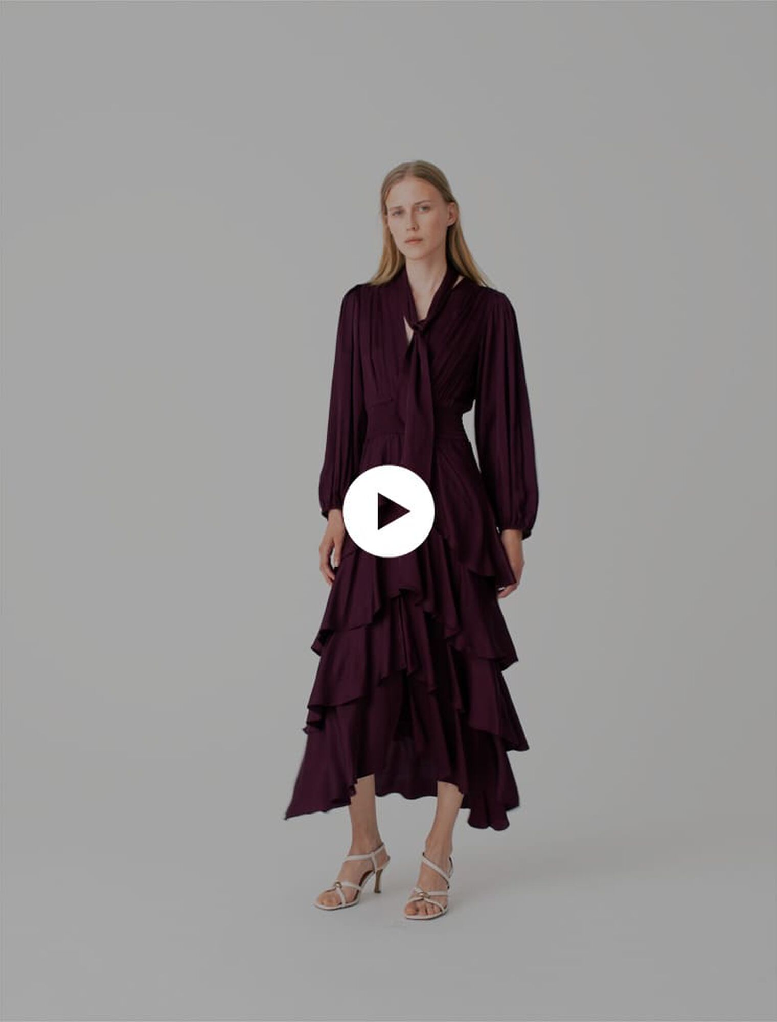 Vestido largo con volantes