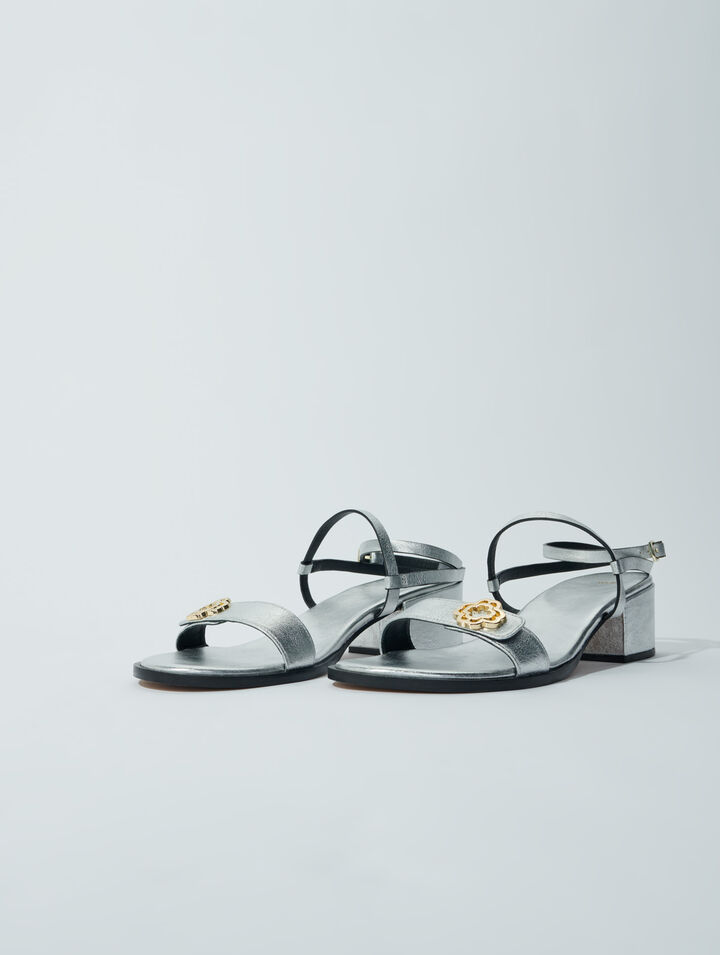Sandalias con tiras de piel