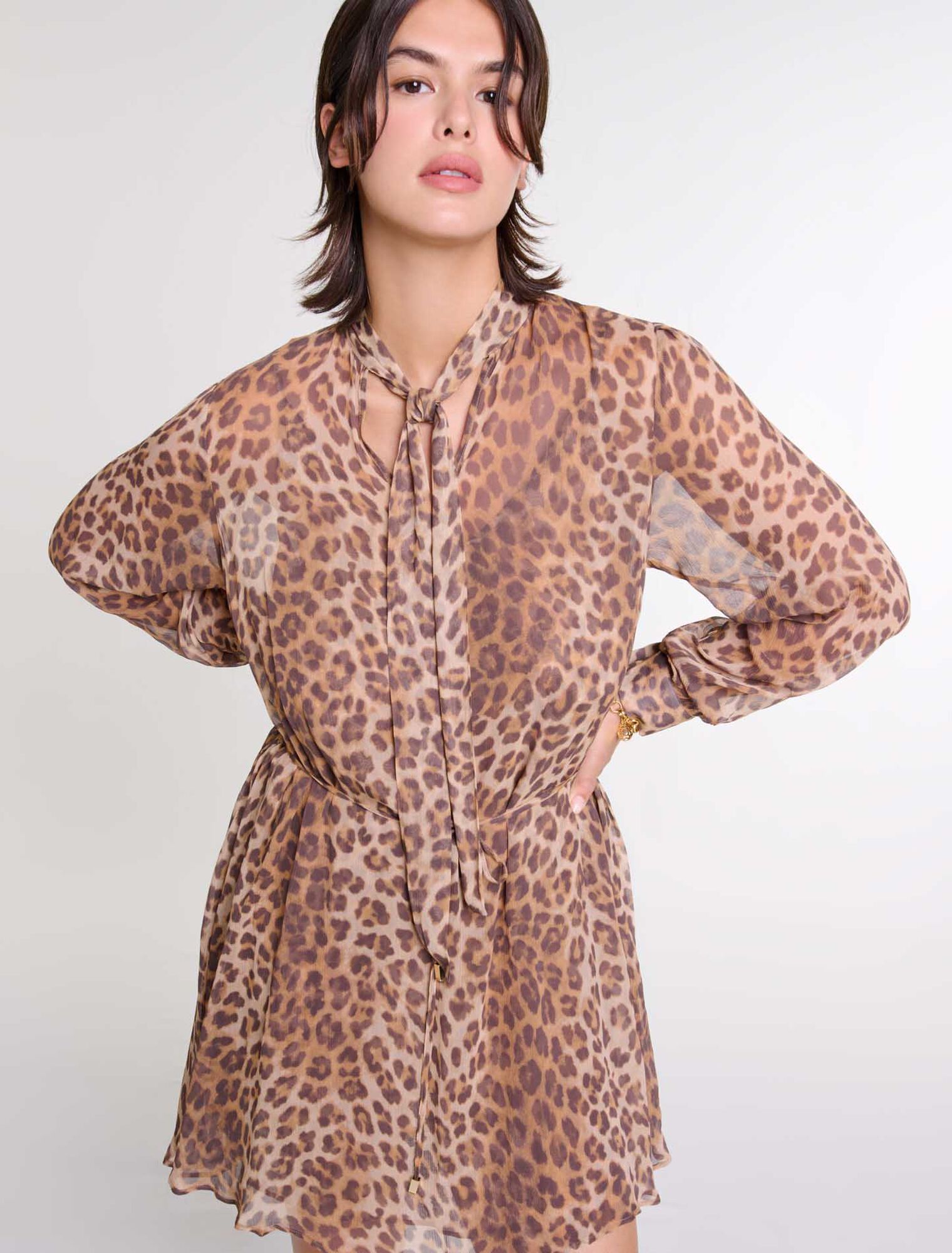 Vestido corto estampado de leopardo