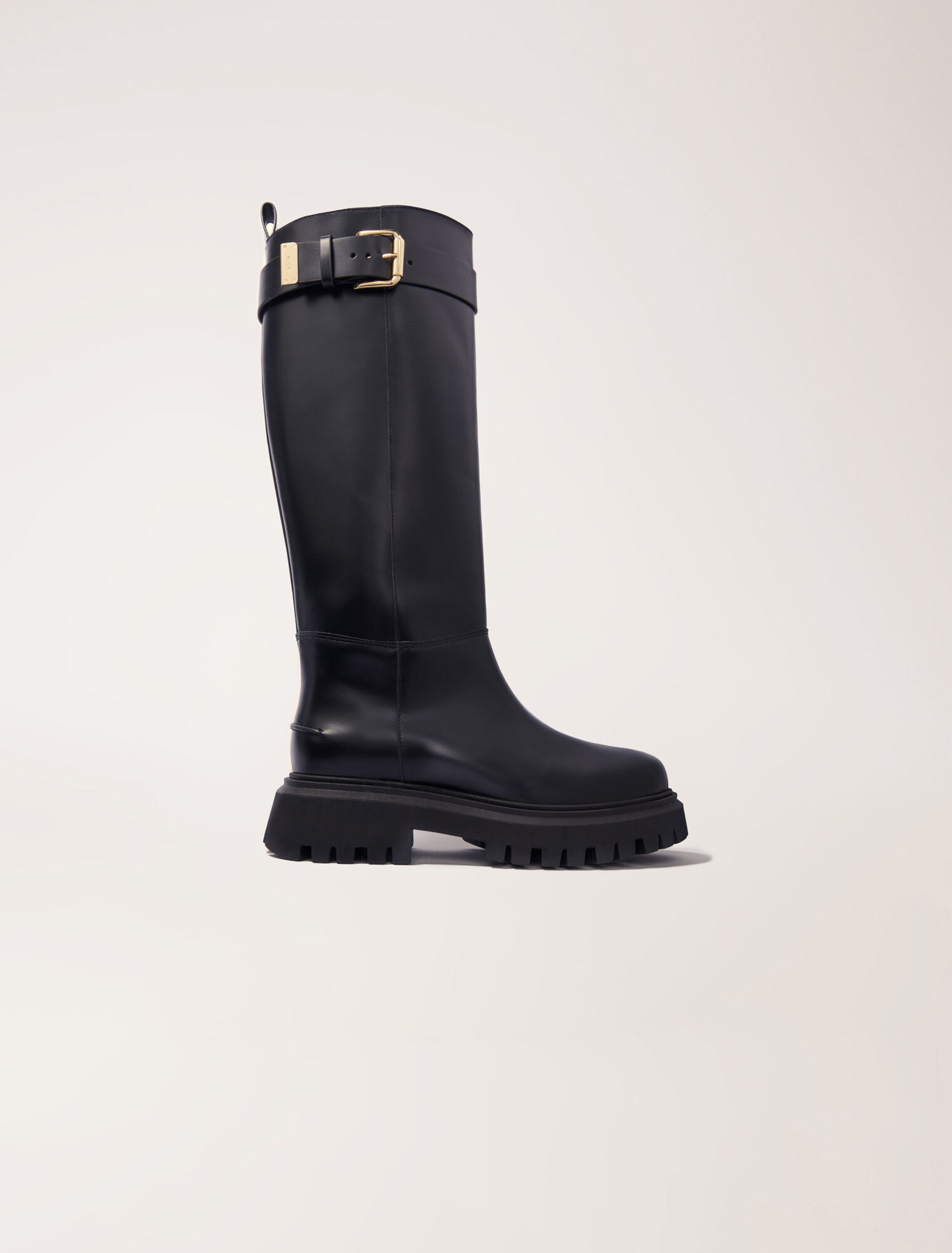 Botas de cuero con hebilla