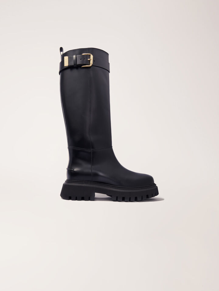 Botas de cuero con hebilla