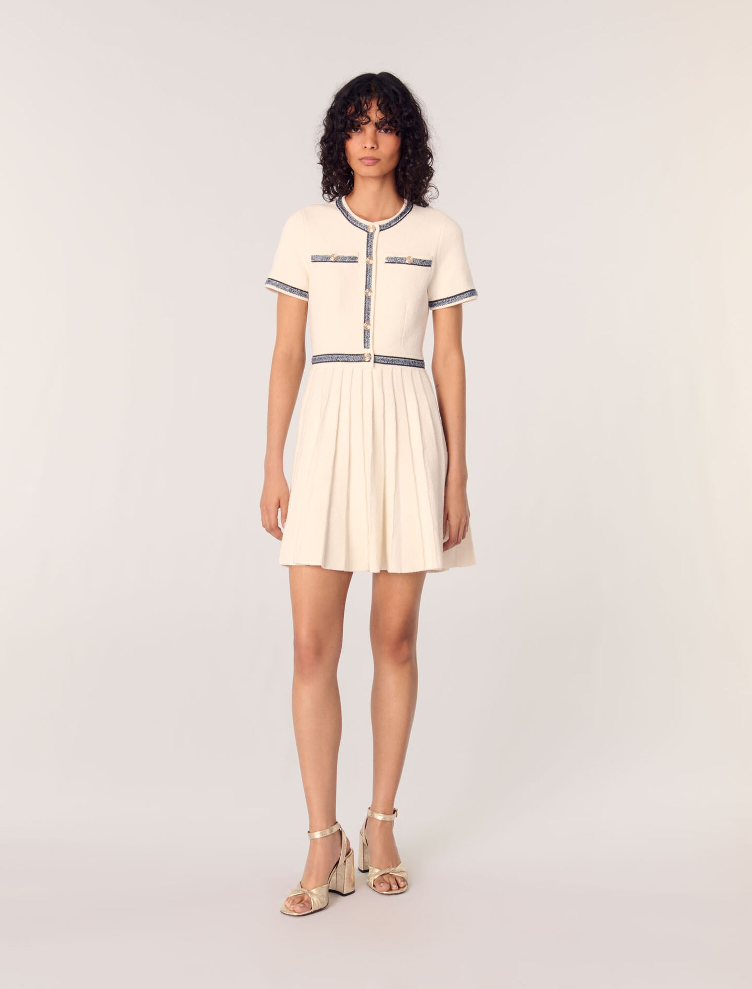 Vestido corto de punto plisado