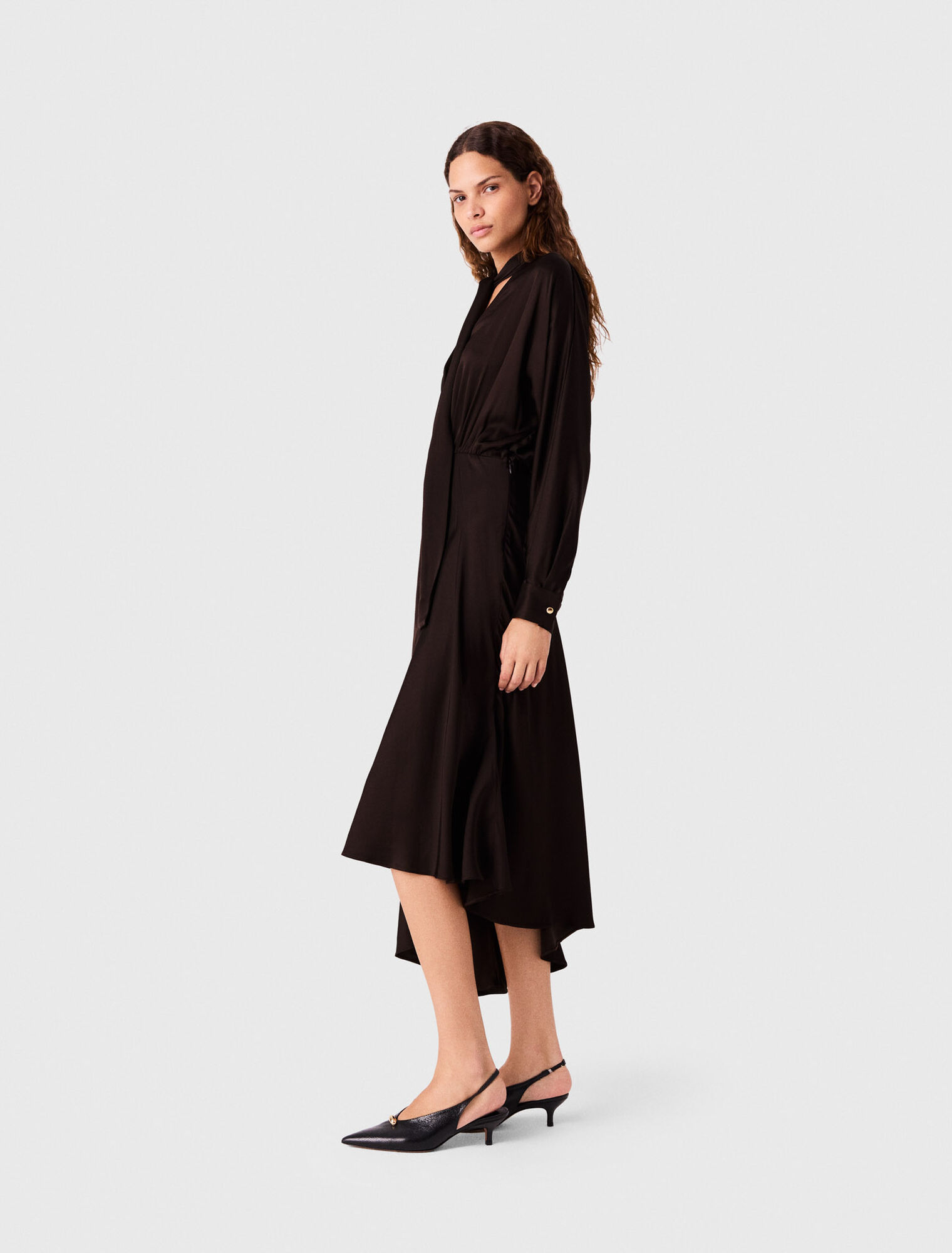 Vestido midi asim&eacute;trico de sat&eacute;n
