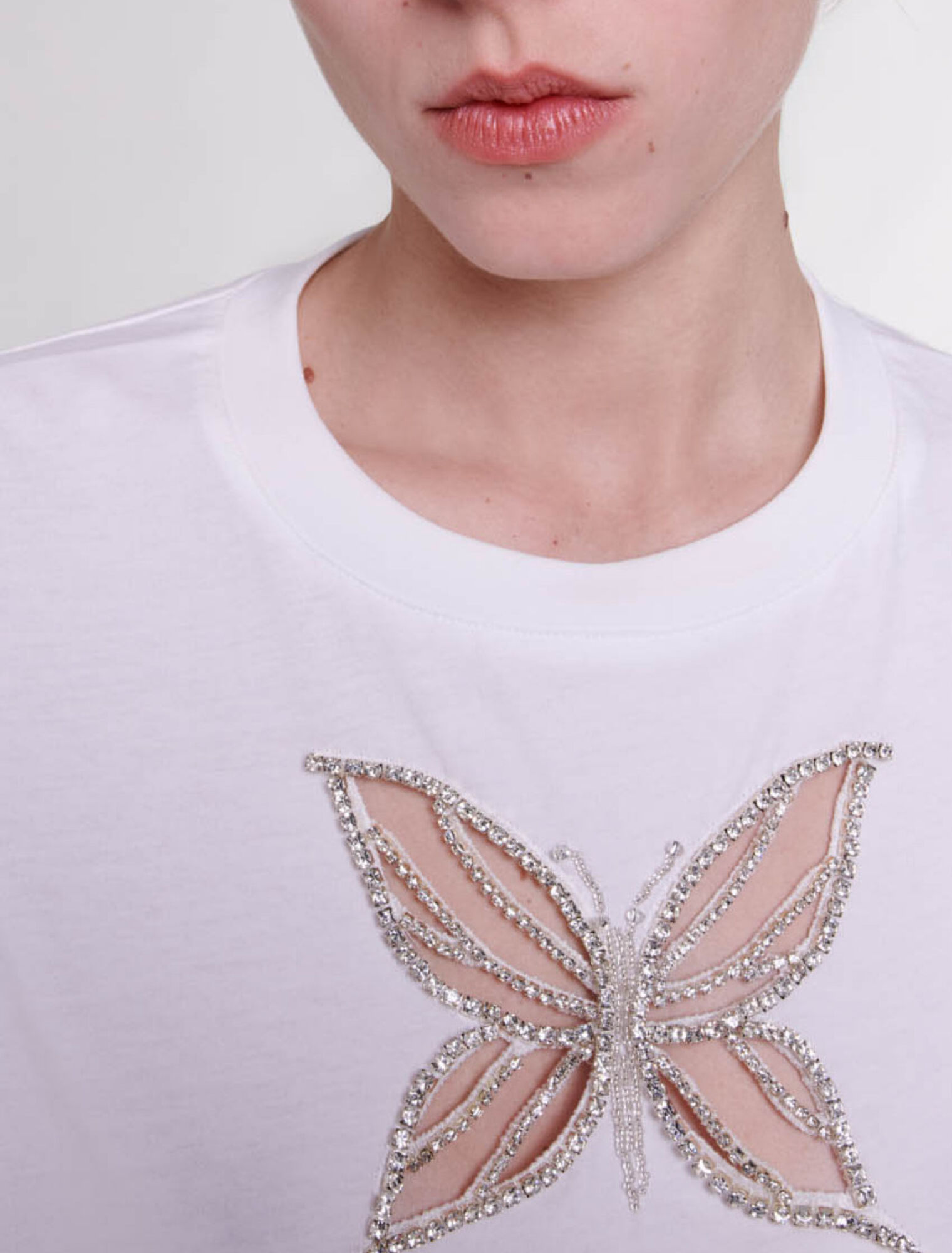 Camiseta con brillantes