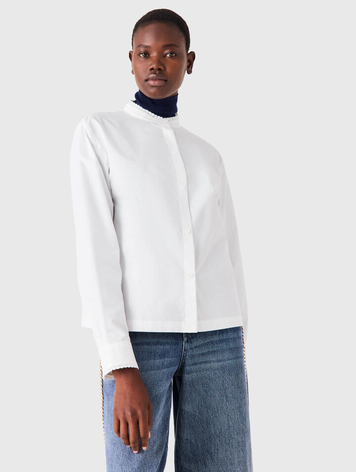 Camisa con lazo desmontable
