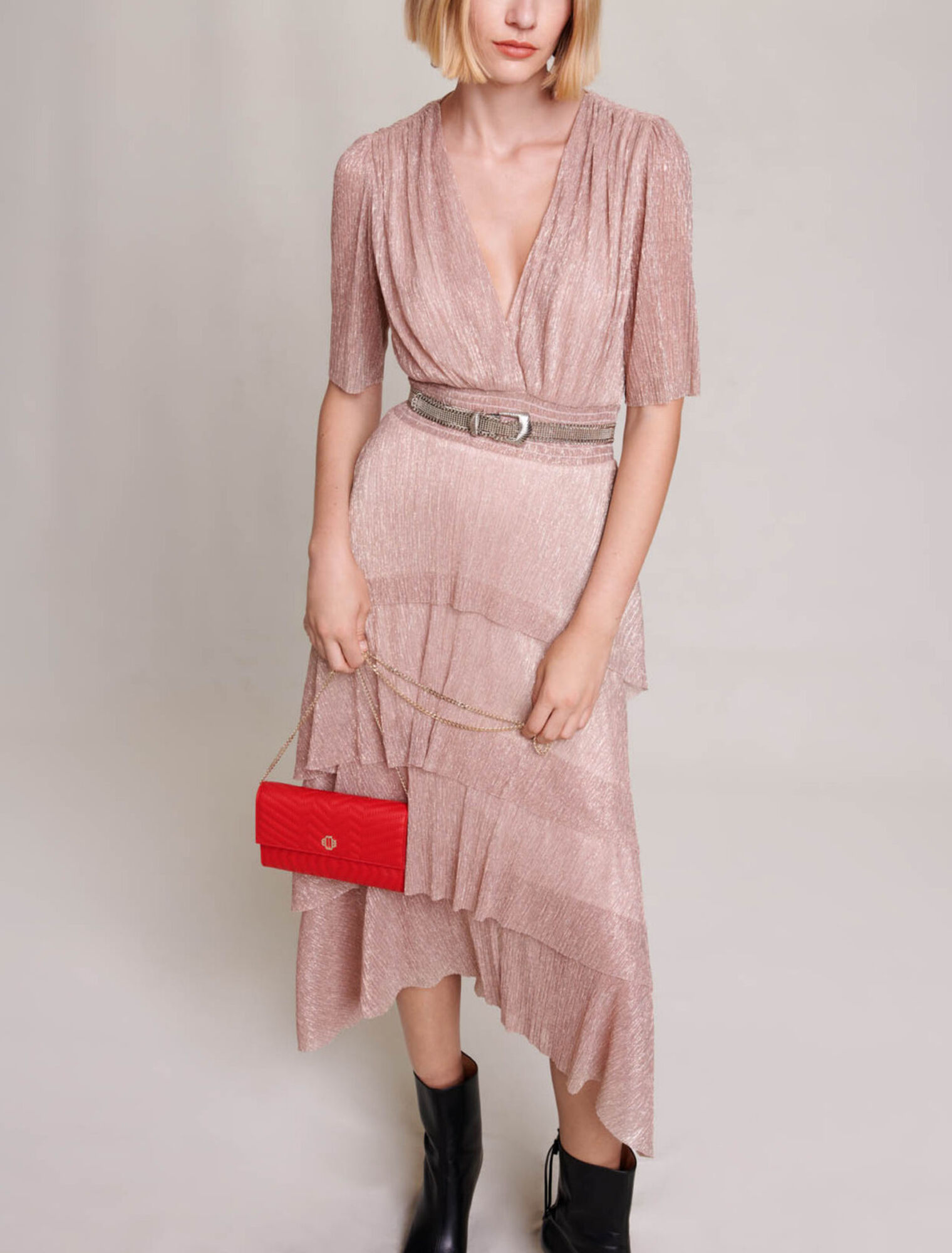 Vestido largo de lamé con volantes
