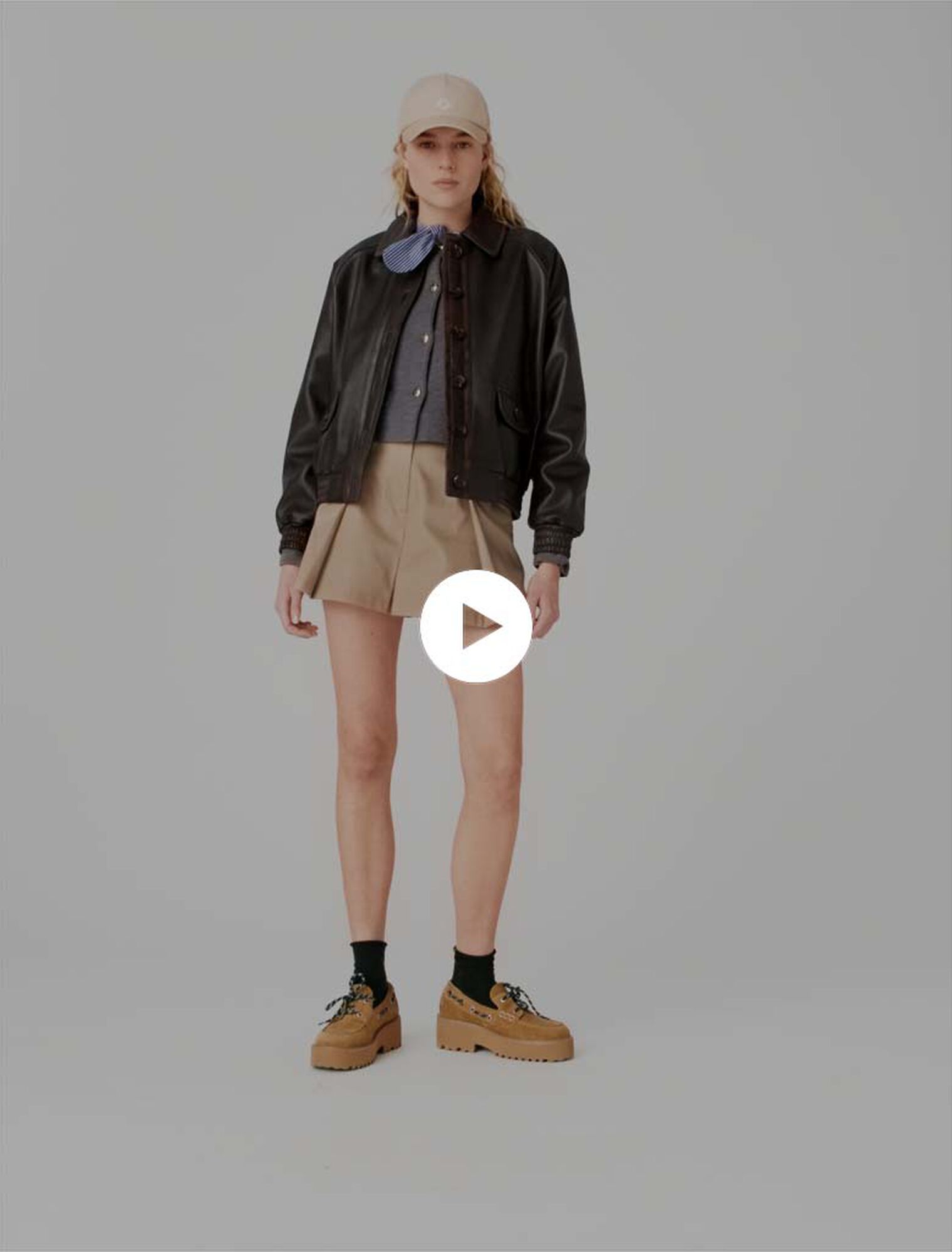 Cazadora corta de cuero