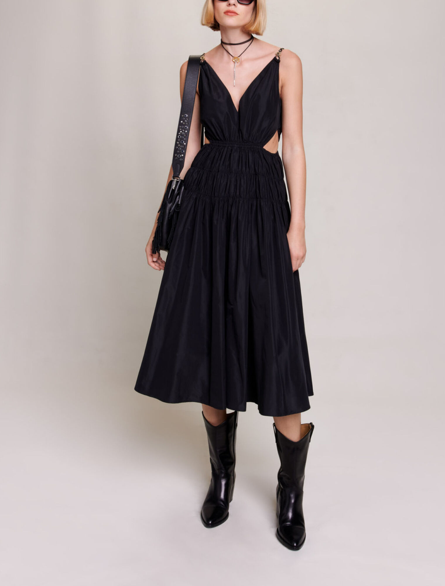 Vestido de tafetán abierto en la cintura