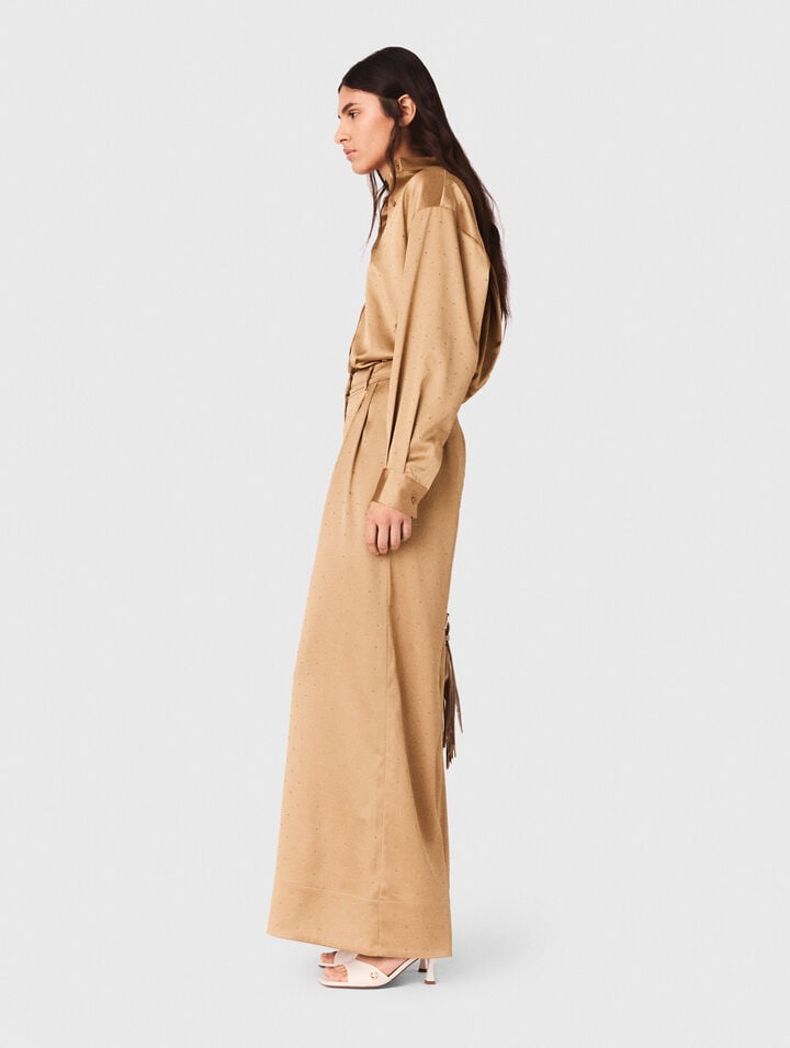 Camisa satinada con pedrer&iacute;a