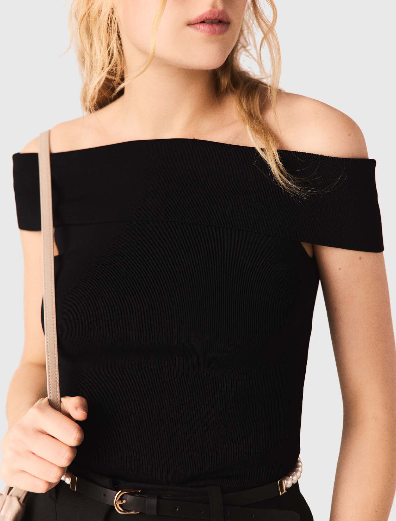 Top de punto de canal&eacute; cuello Bardot