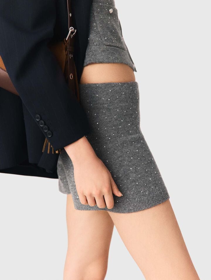 Short de punto con strass