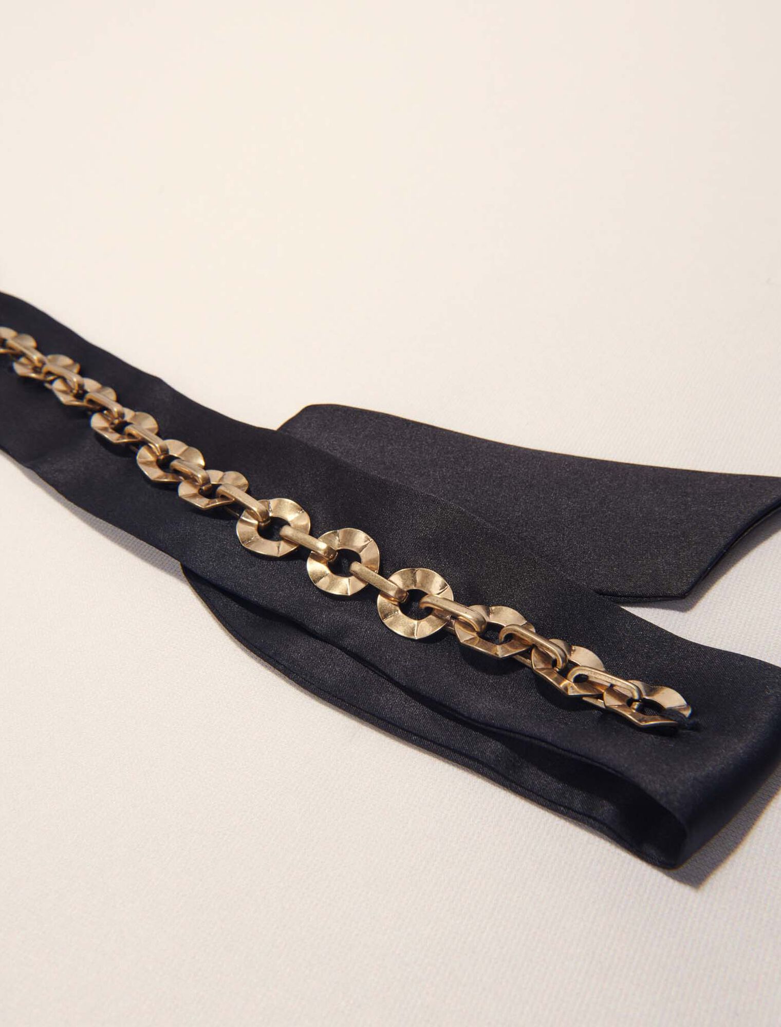 Sarga con cadena