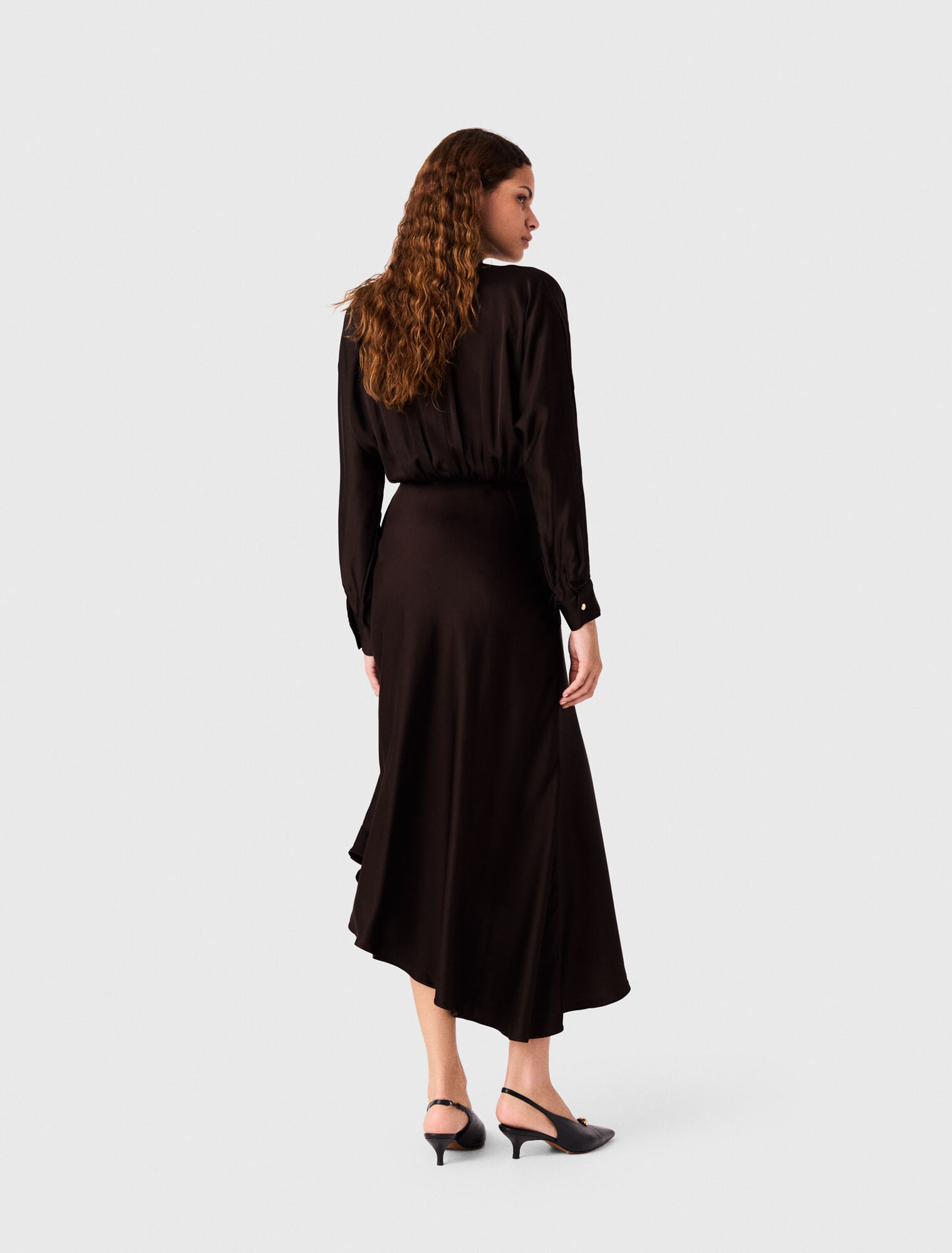 Vestido midi asim&eacute;trico de sat&eacute;n