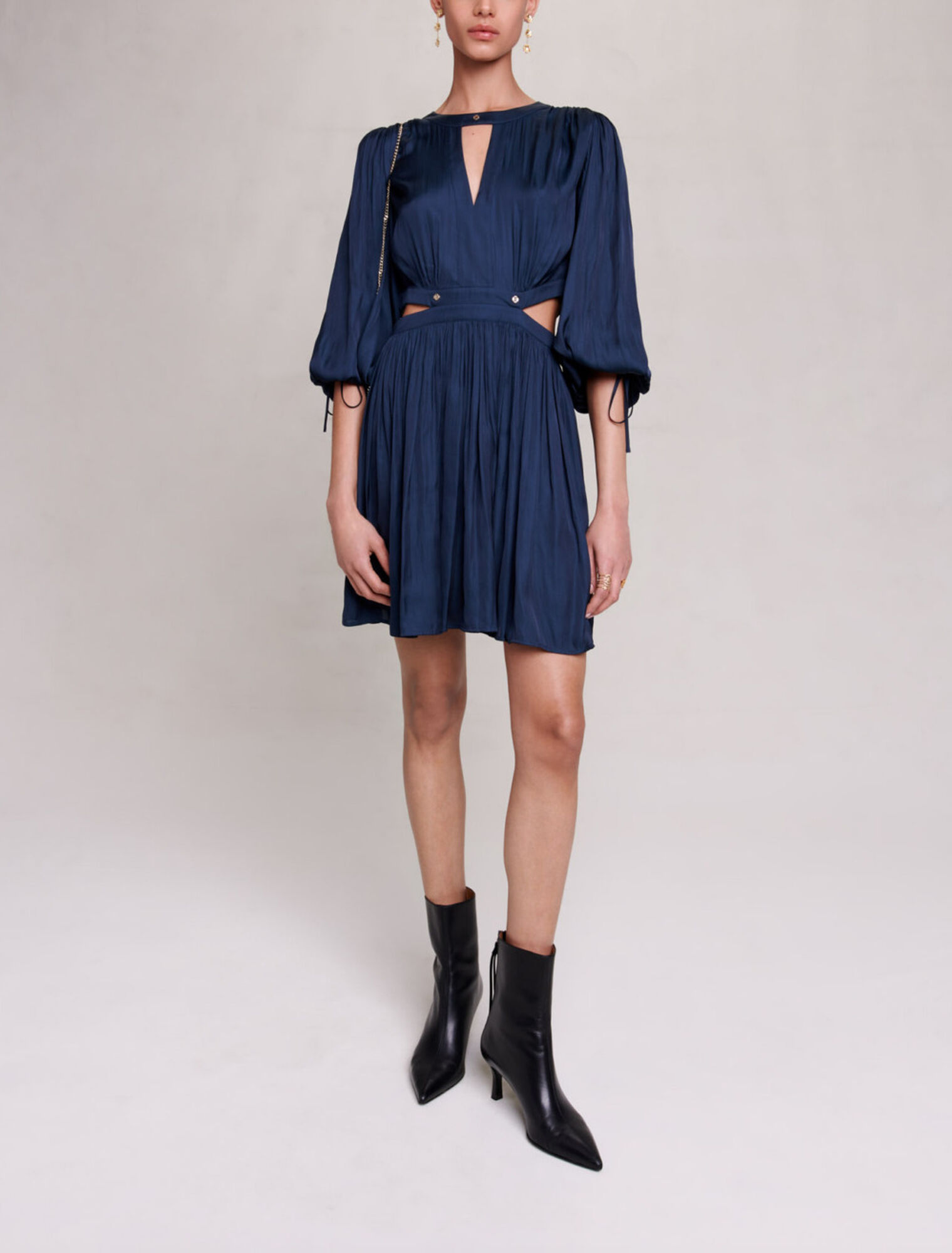 Vestido corto satinado