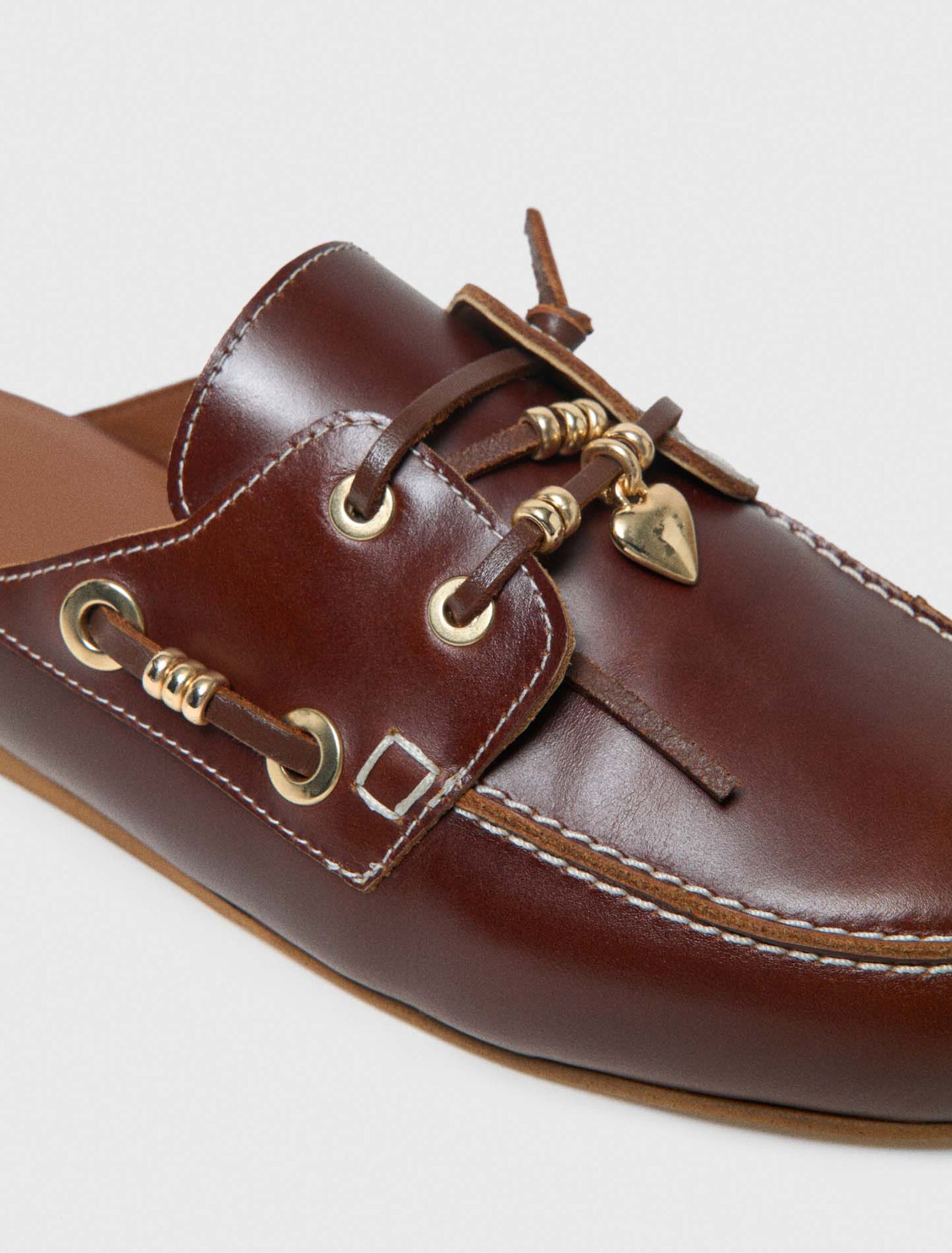 Mule n&aacute;utico de piel