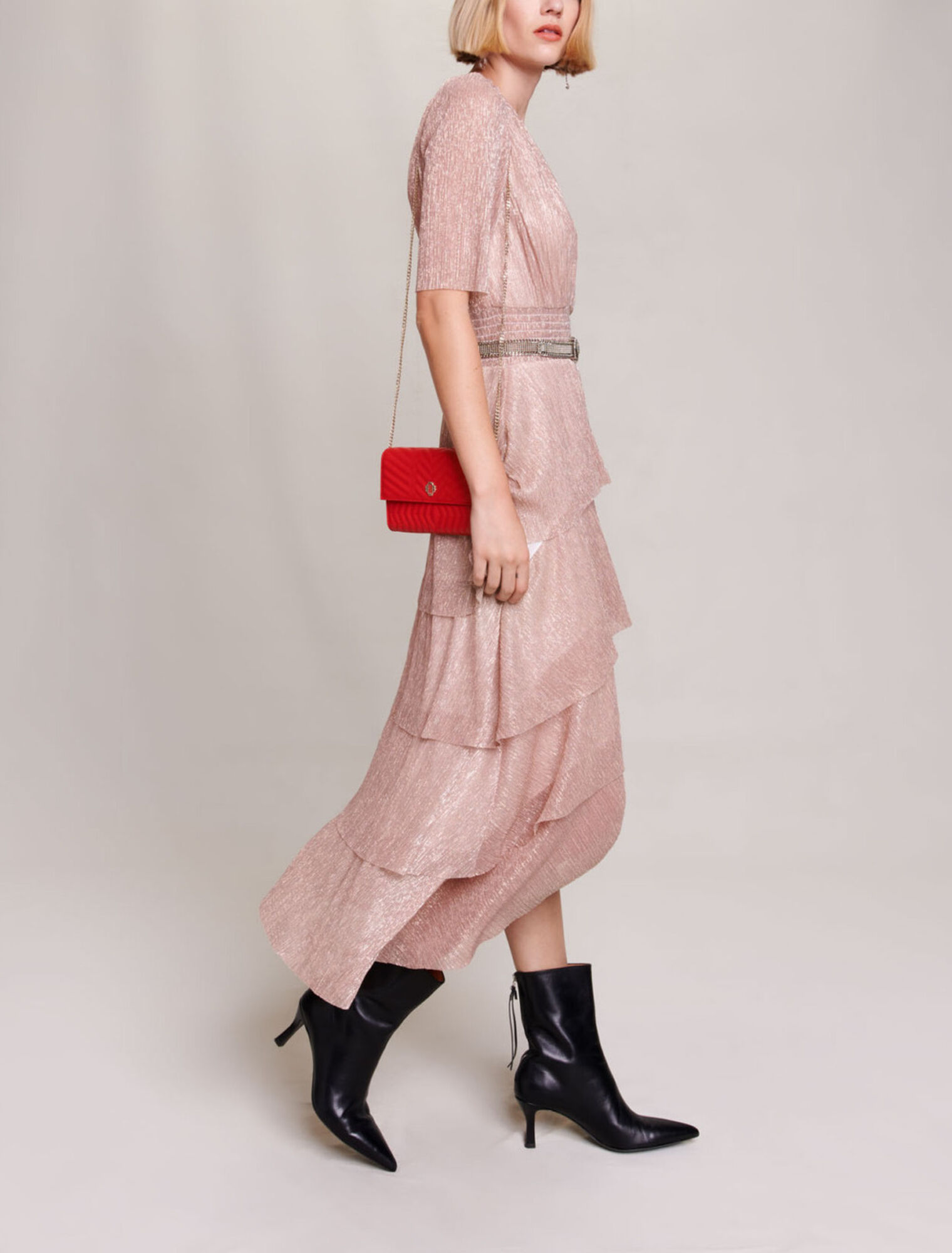 Vestido largo de lamé con volantes