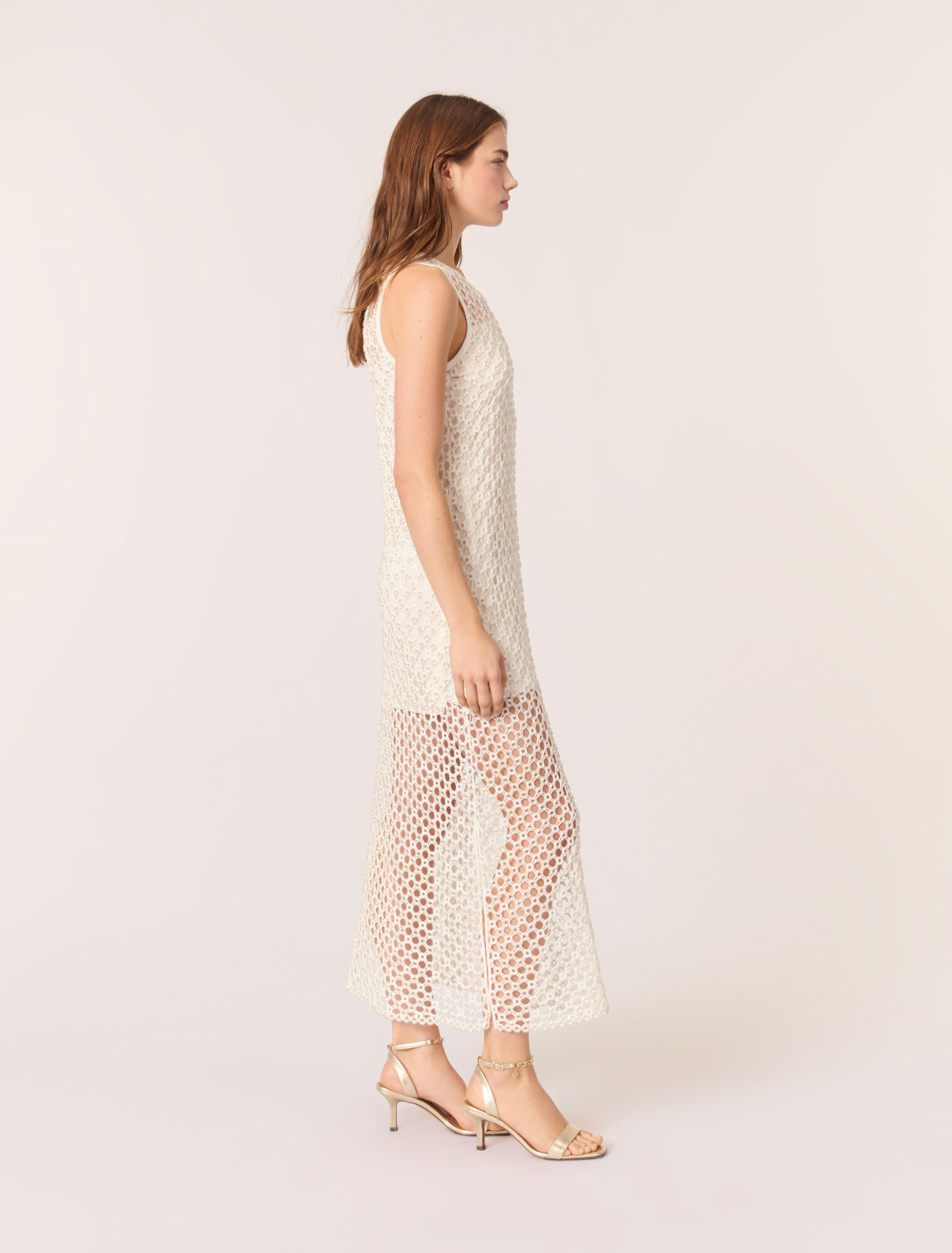 Vestido largo de ganchillo con perlas