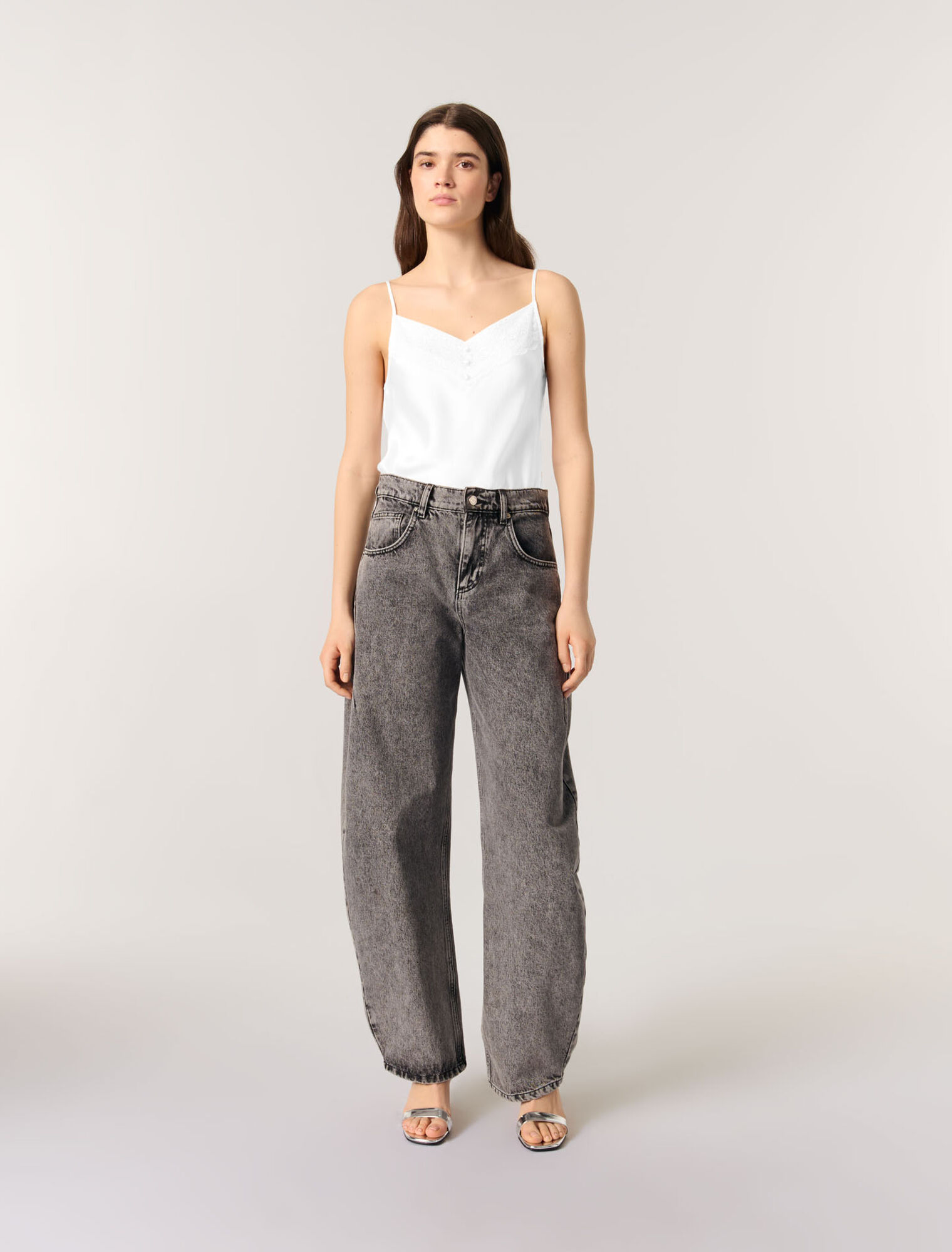 	Blusa de raso de seda y encaje