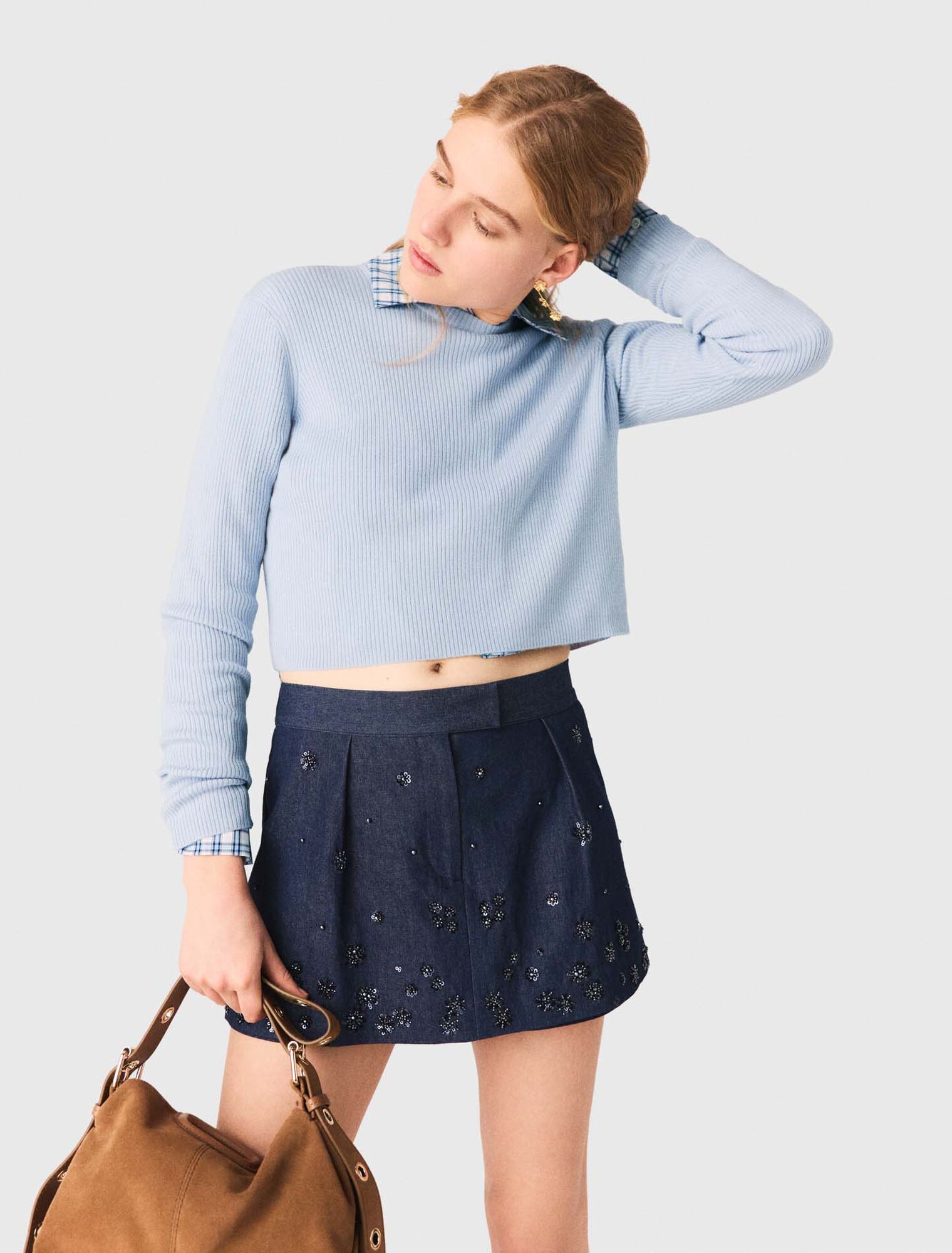 Jersey con botones joya detr&aacute;s