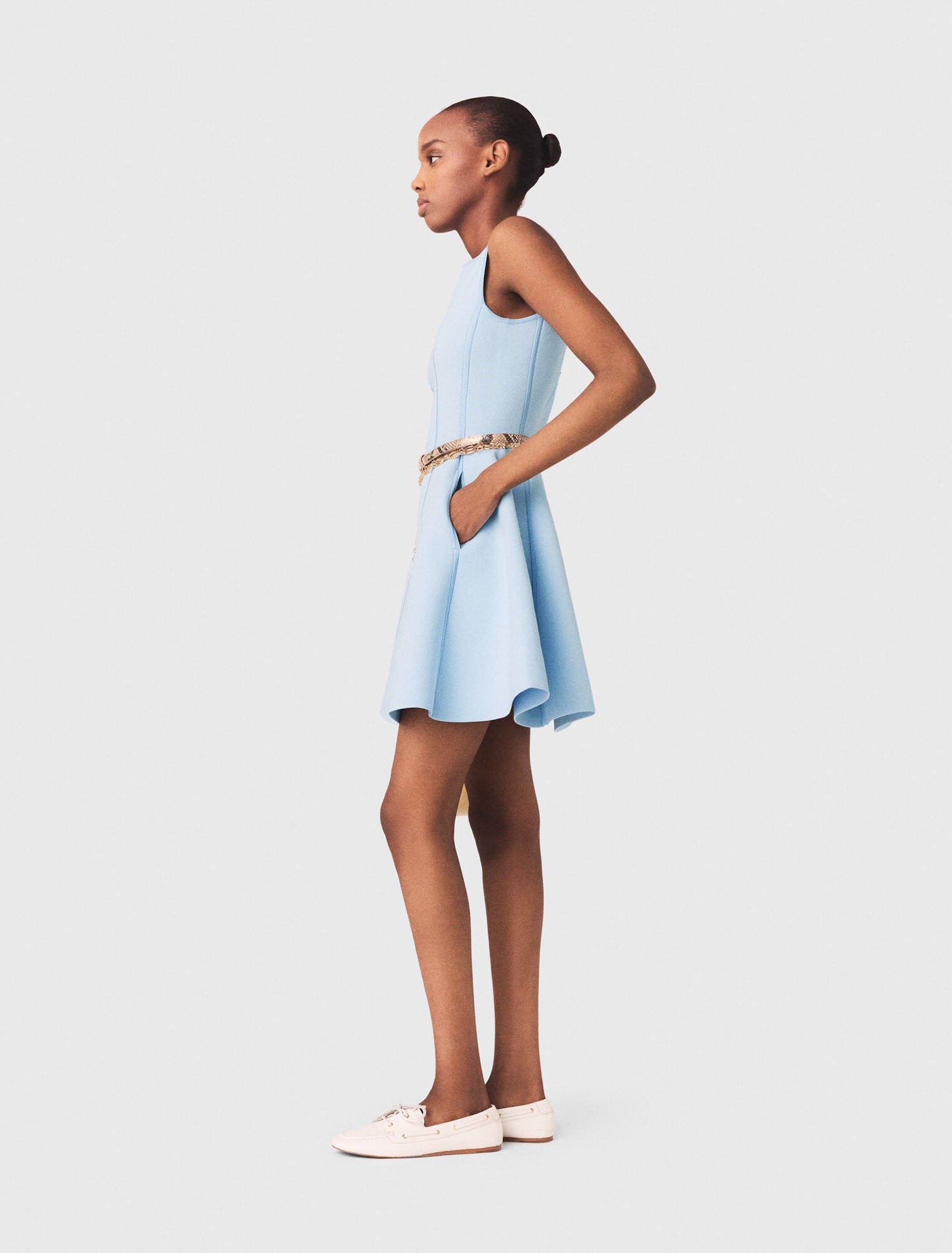 Vestido skater con lazos decorativos