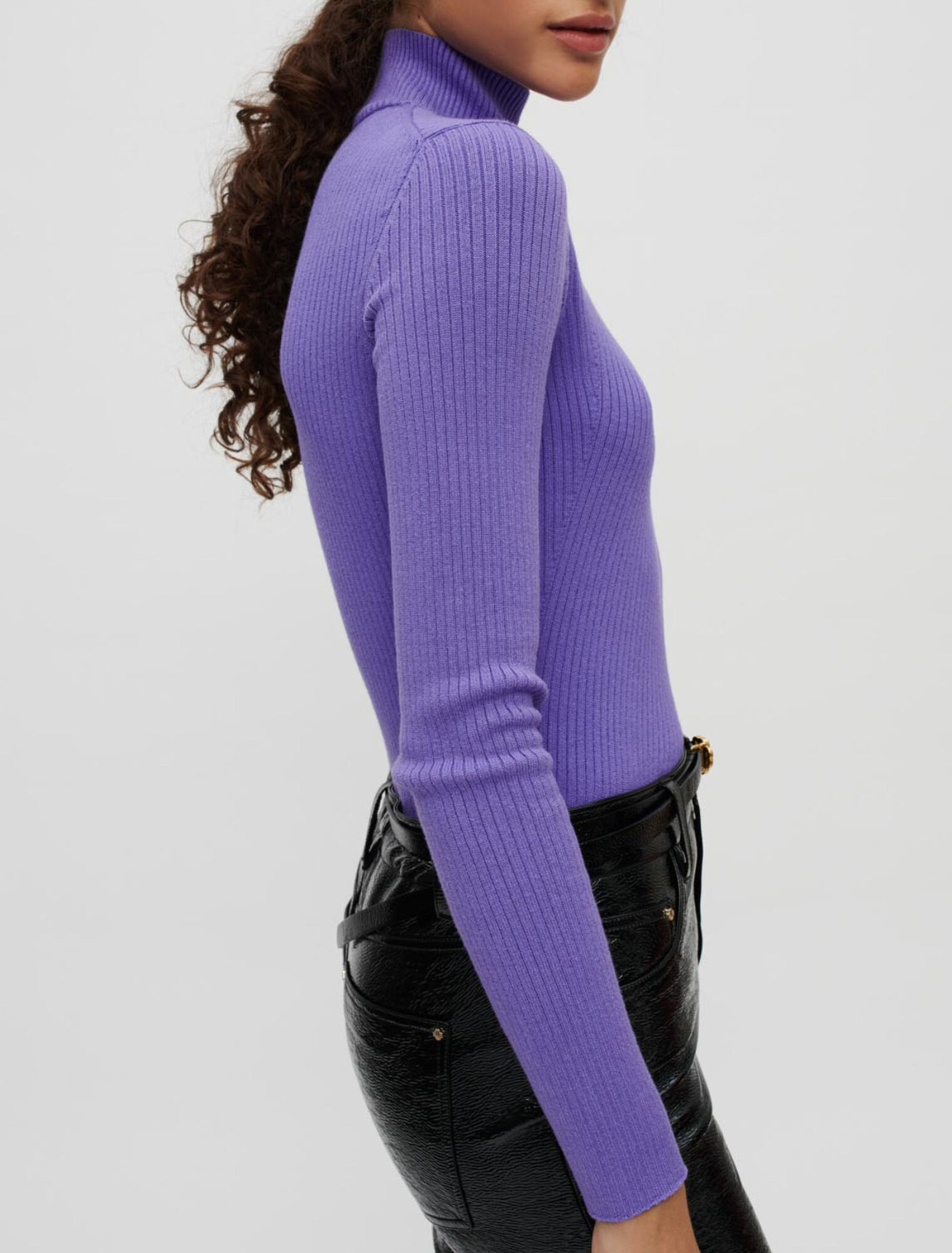 Jersey ajustado con cuello alto