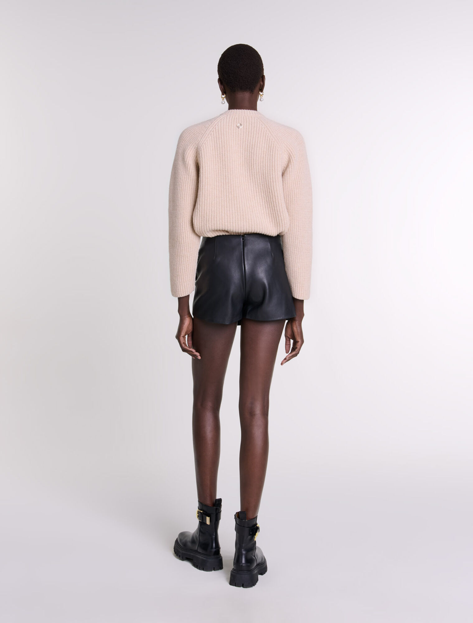 Pantalón corto trampantojo de cuero