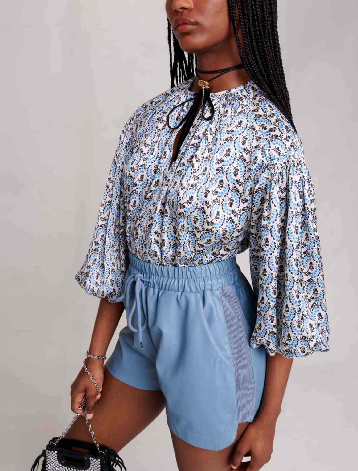 Pantal&oacute;n corto de efecto cuero