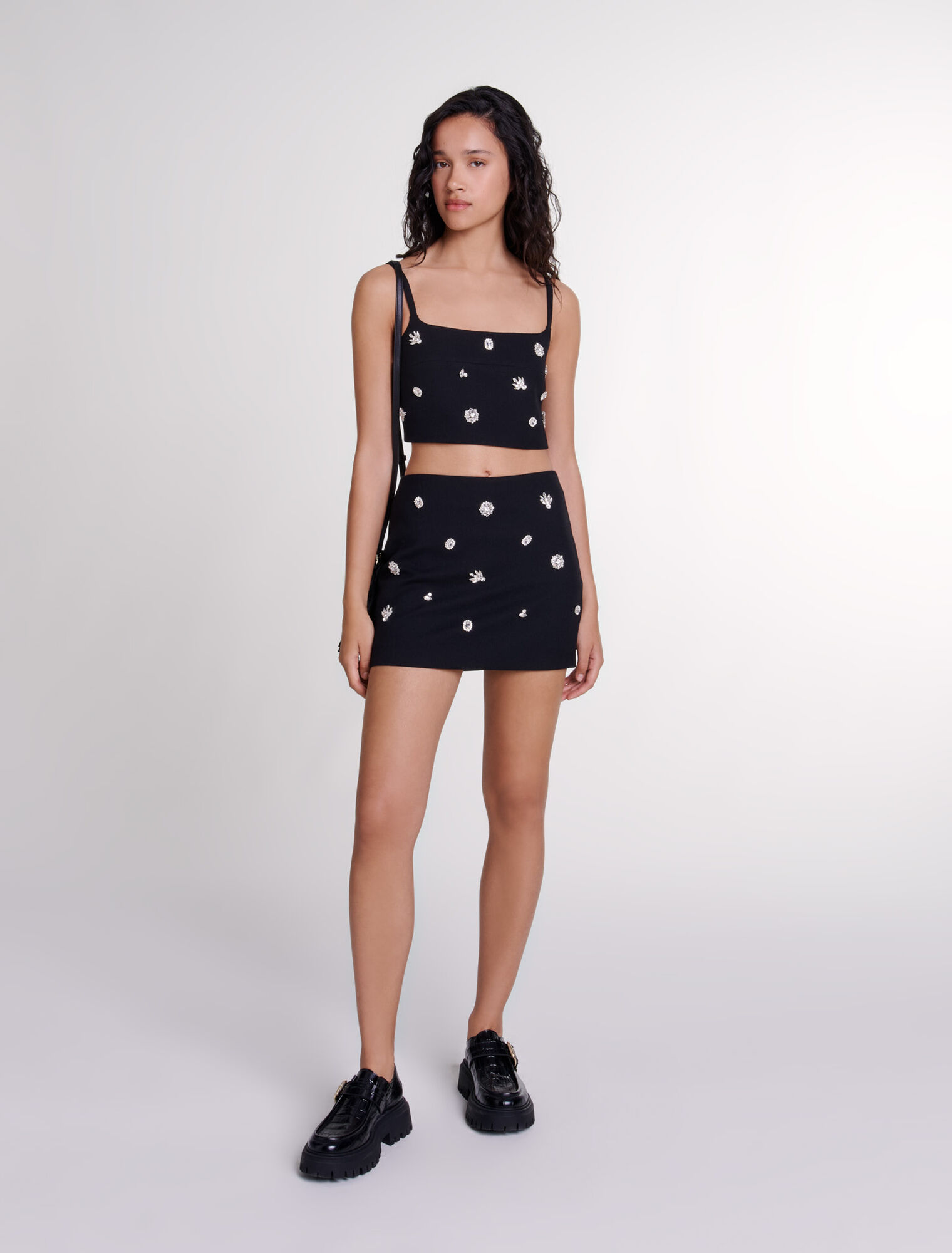 Crop top con strass