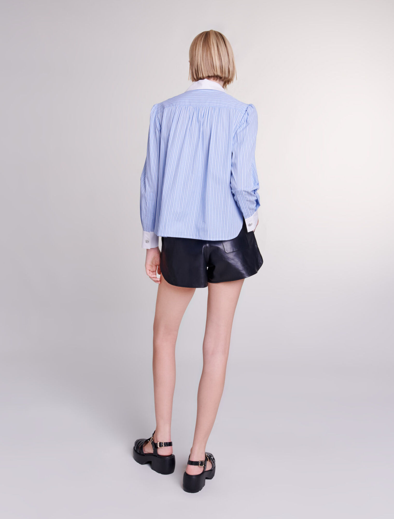 Camisa a rayas en contraste