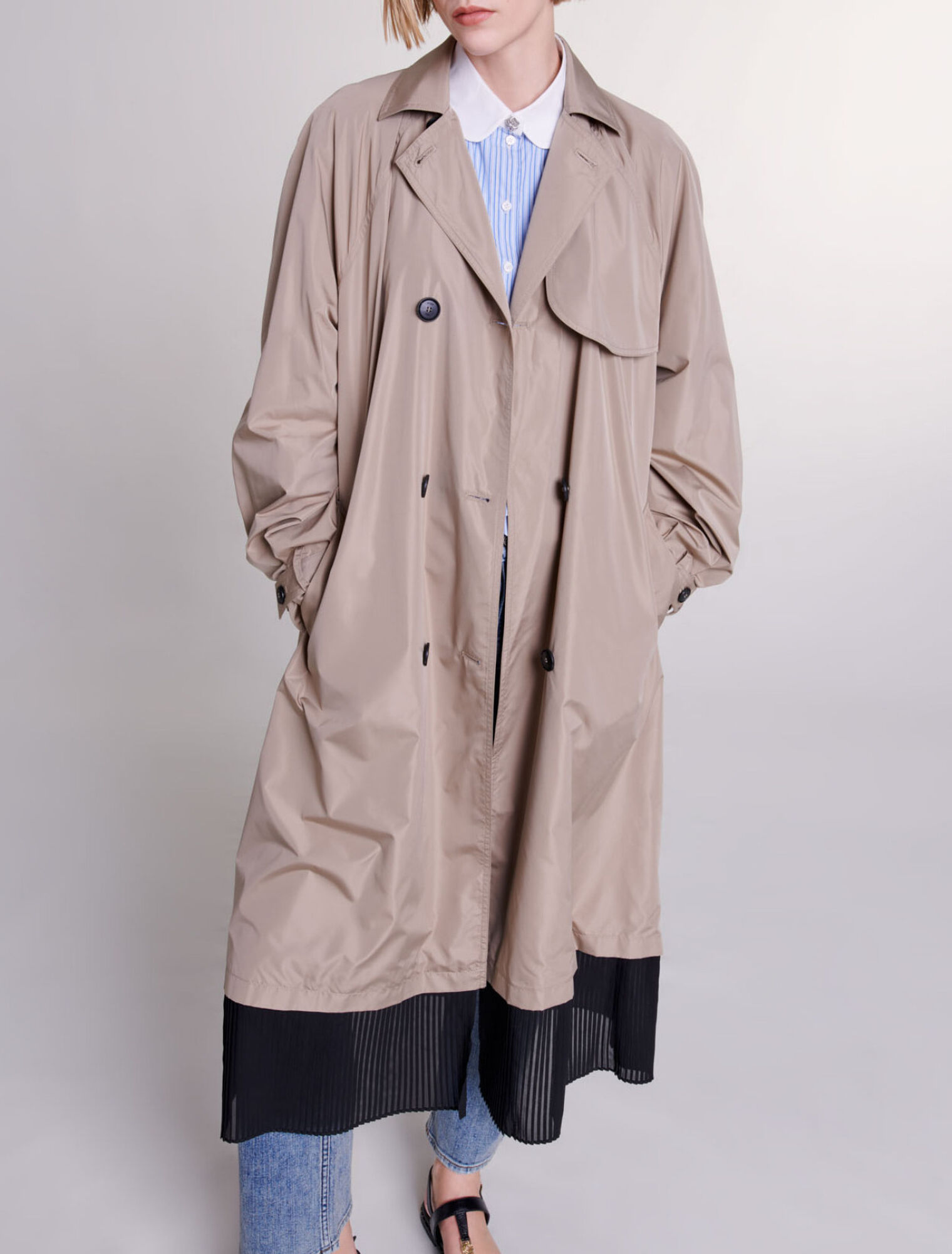 Gabardina en contraste